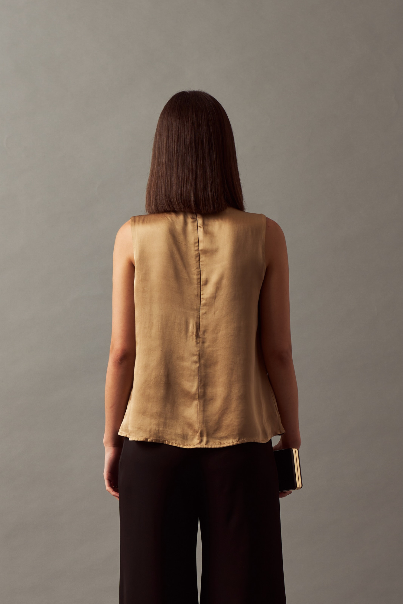 LEILA 02 GOLD COLOR SLEEVELESS HAND EMBROIDERED FLOWER TOP