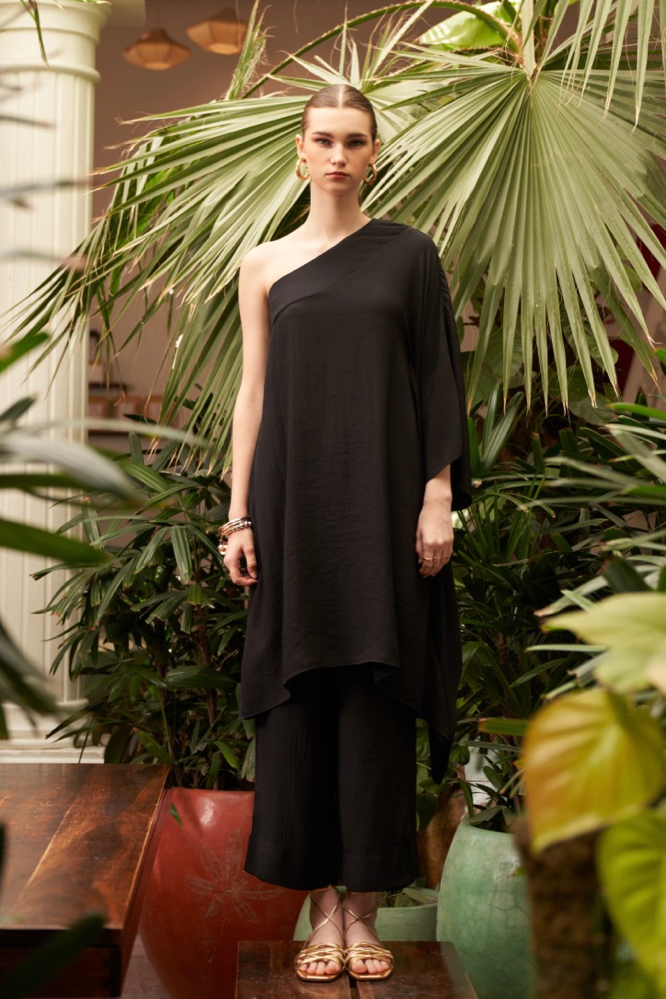 SOLID BLACK TEXTURED RAYON CREPE ONE SIDED SHOULDER TUNIC WITH PANTS CO-ORDINATE