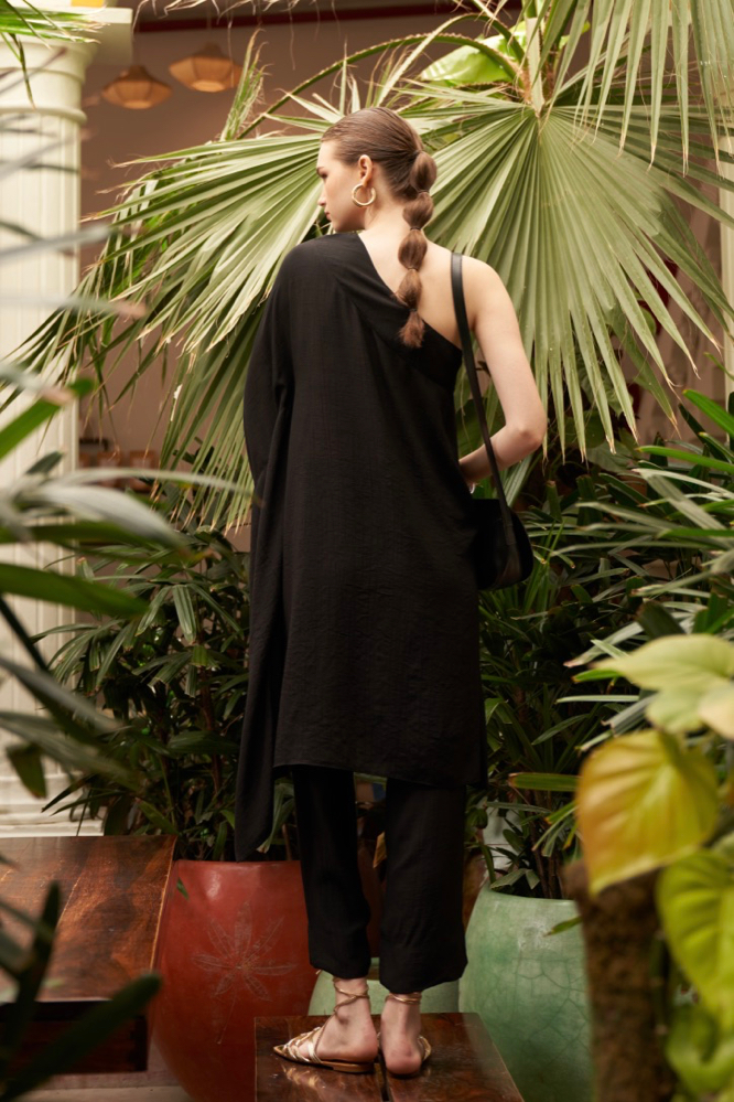SOLID BLACK TEXTURED RAYON CREPE ONE SIDED SHOULDER TUNIC WITH PANTS CO-ORDINATE