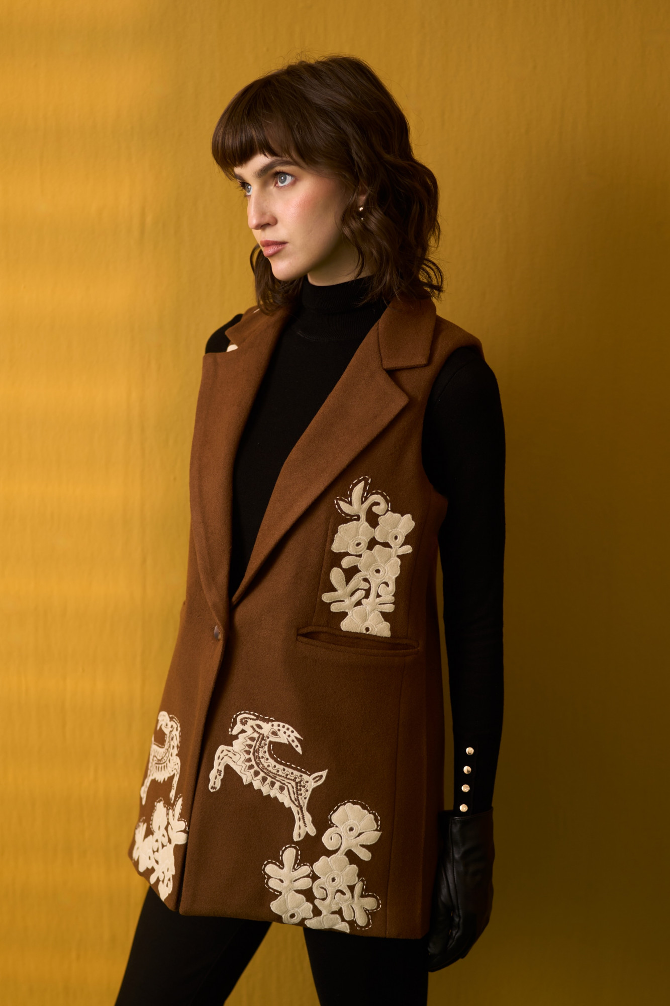 DROKPA BROWN FELT FLORA FAUNA EMBROIDERED SLEEVELESS JACKET