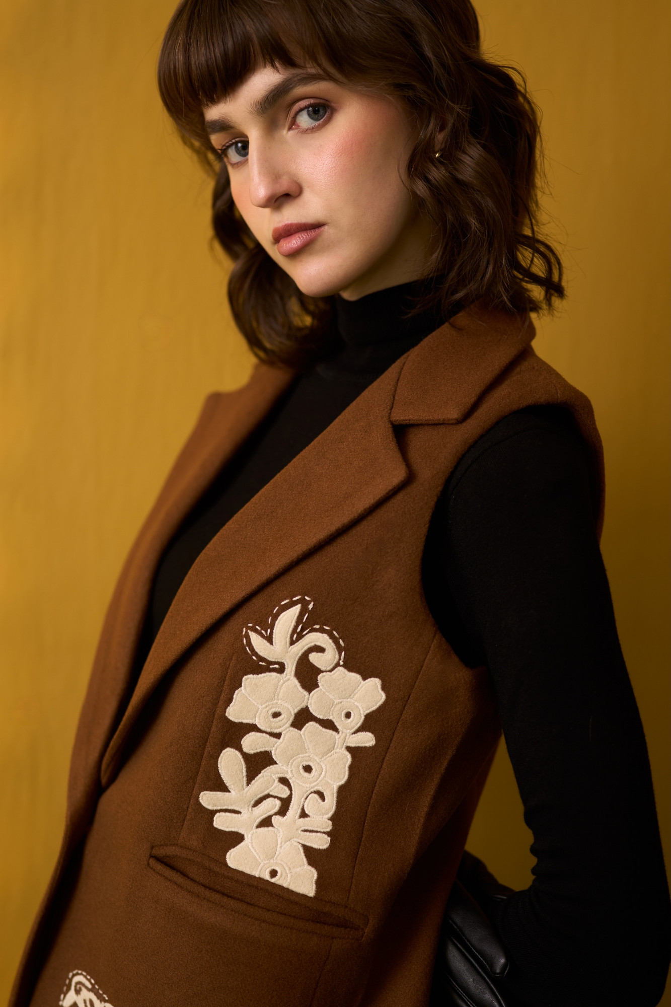 DROKPA BROWN FELT FLORA FAUNA EMBROIDERED SLEEVELESS JACKET