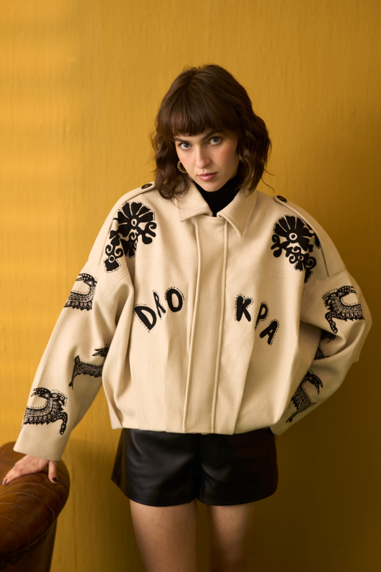 DROKPA CREAM FELT FLORA  FAUNA  EMBROIDERED JACKET