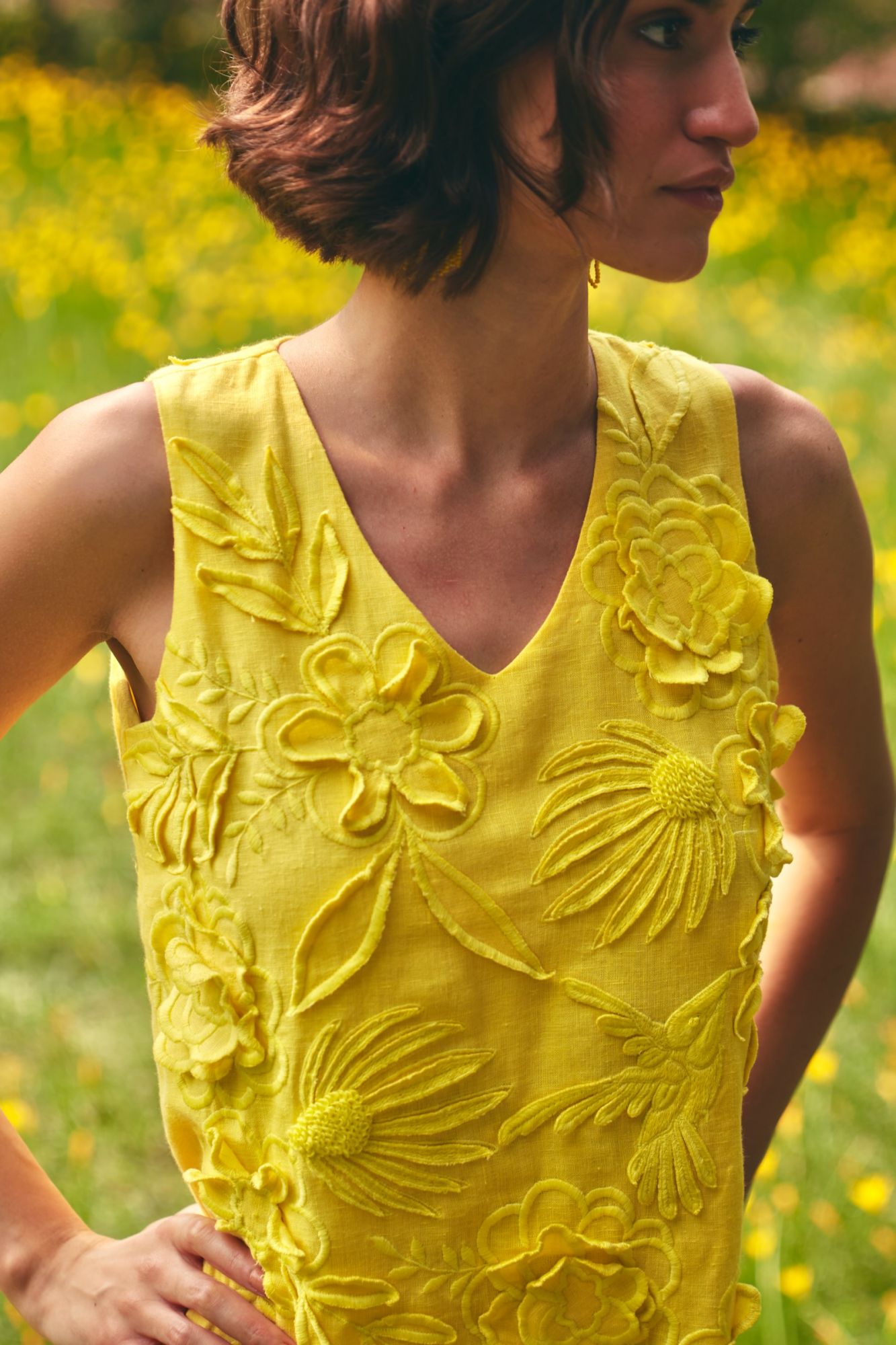 FLORENTINA YELLOW COLOR PURE LINEN ALL OVER FLORAL EMBROIDERY KNEE LENGTH SLEEVELESS V-NECK SHIFT DRESS