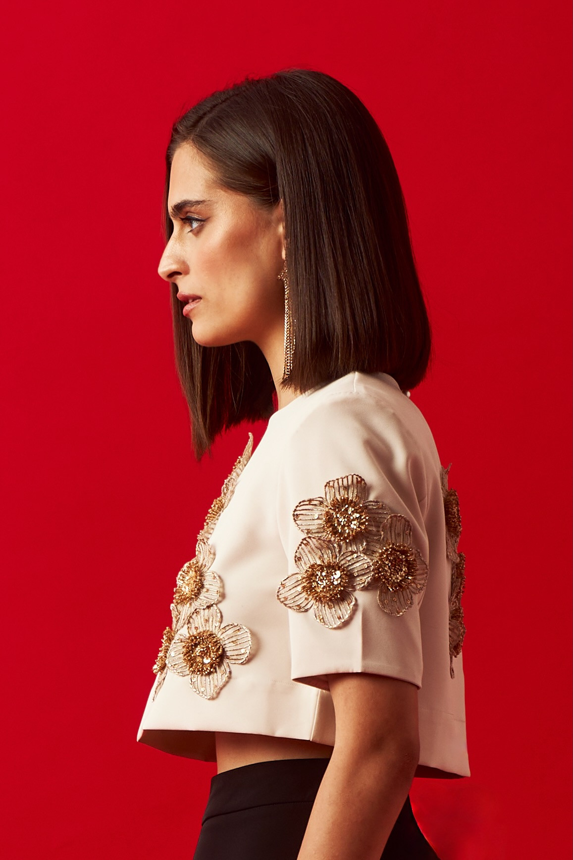 LEILA 02 CREAM COLOR HAND EMBROIDERED FLOWER CROP LENGTH TOP