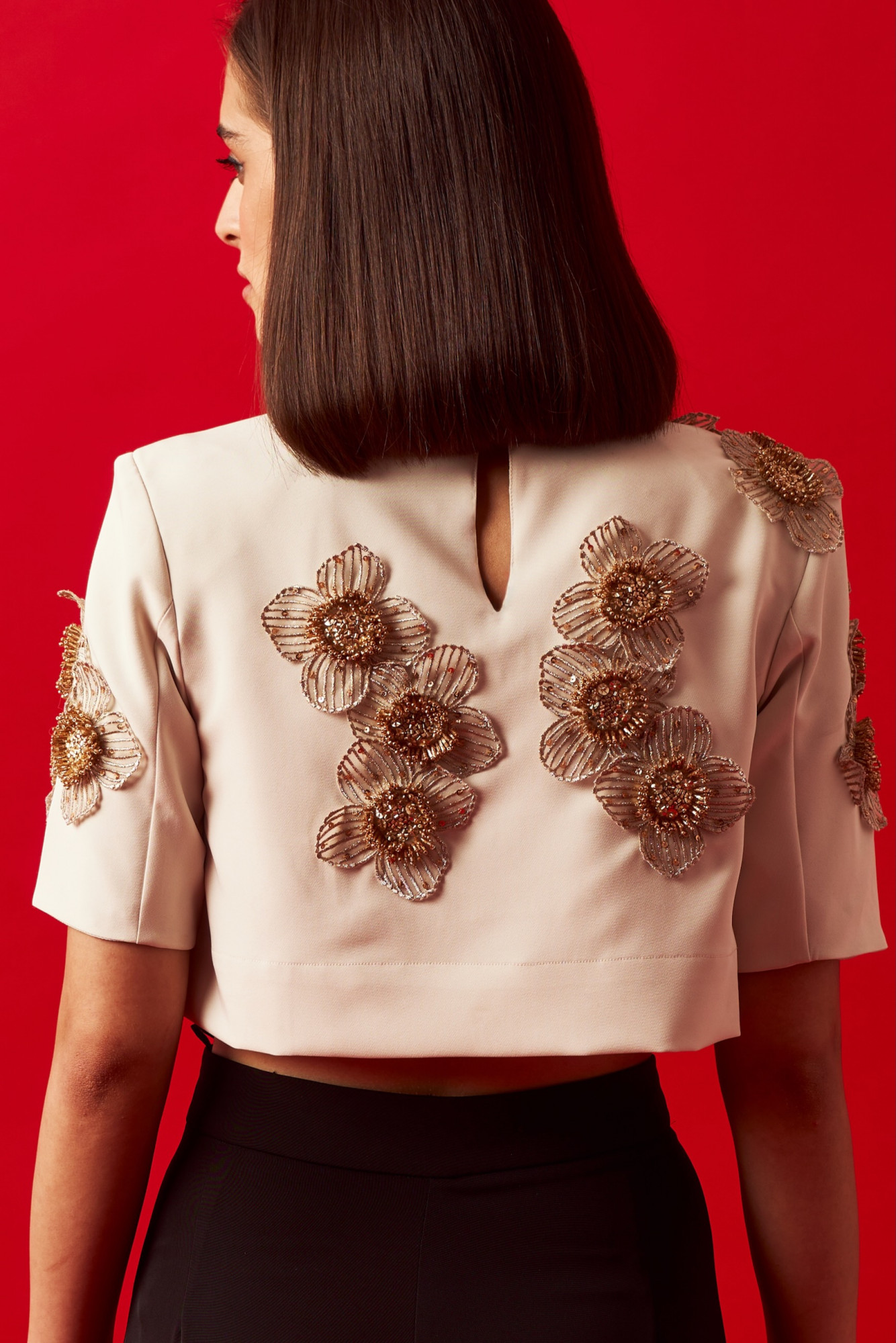 LEILA 02 CREAM COLOR HAND EMBROIDERED FLOWER CROP LENGTH TOP