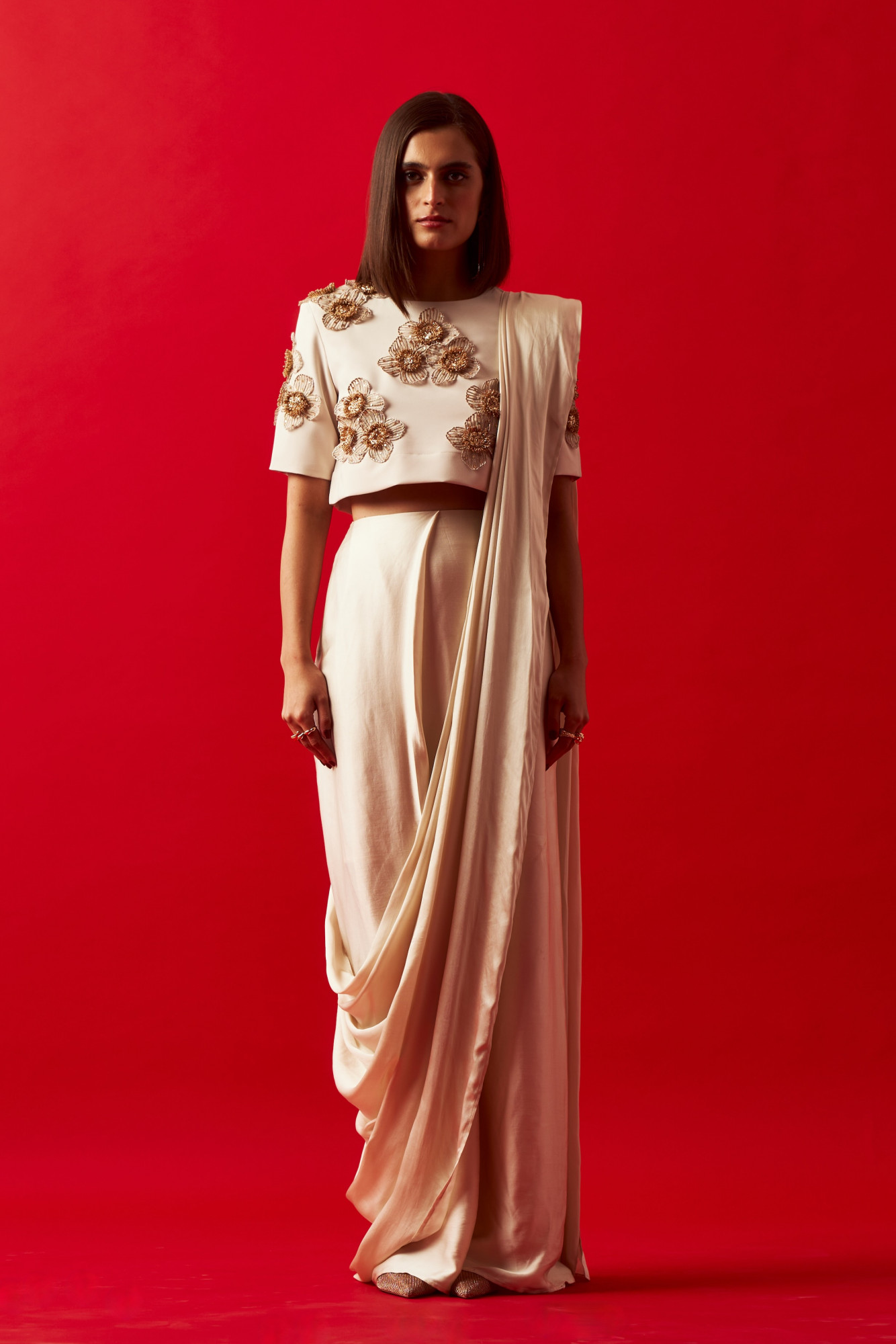 LEILA 02 CREAM COLOR HAND CRAFTED FLOWER CROP TOP WITH ZIP SARI