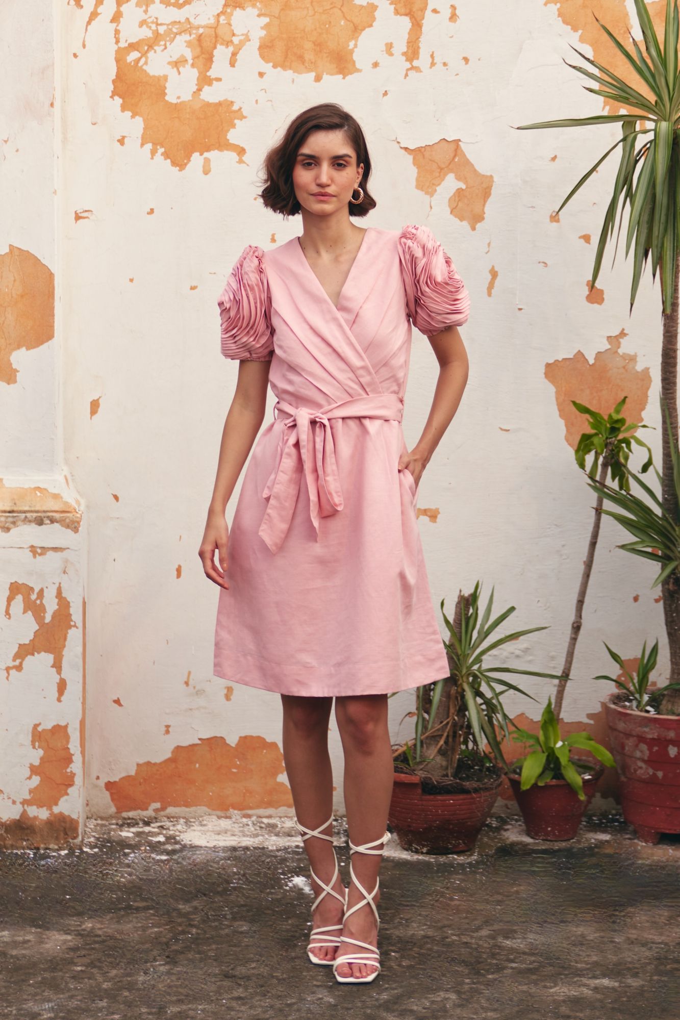 FLORENTINA LIGHT PINK COLOR LINEN FABRIC DRESS WITH ROSE SLEEVES DETAIL AND WAIST SASH