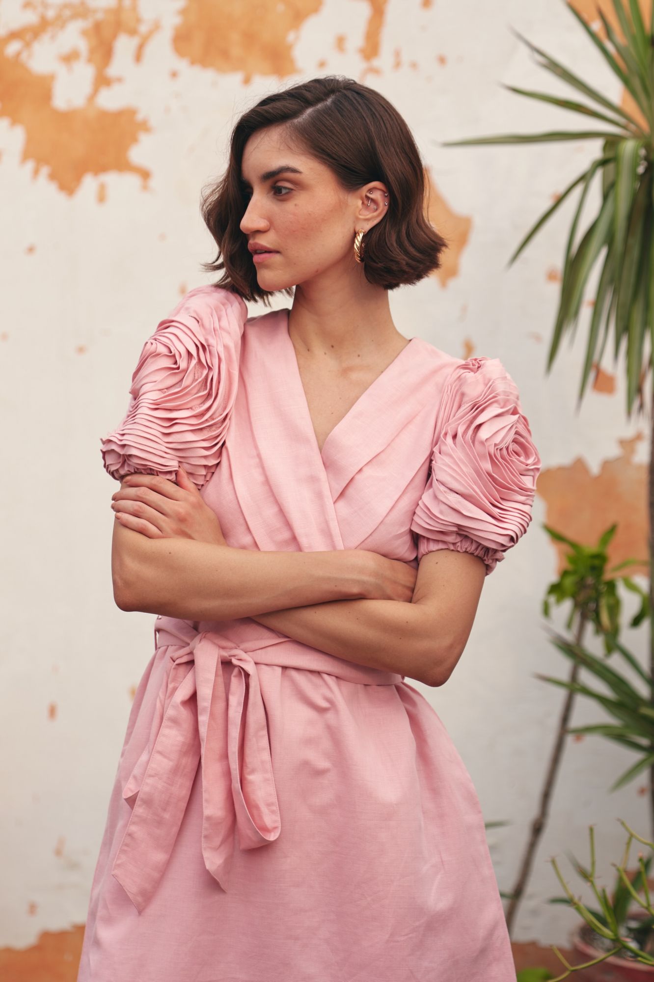 FLORENTINA LIGHT PINK COLOR LINEN FABRIC DRESS WITH ROSE SLEEVES DETAIL AND WAIST SASH