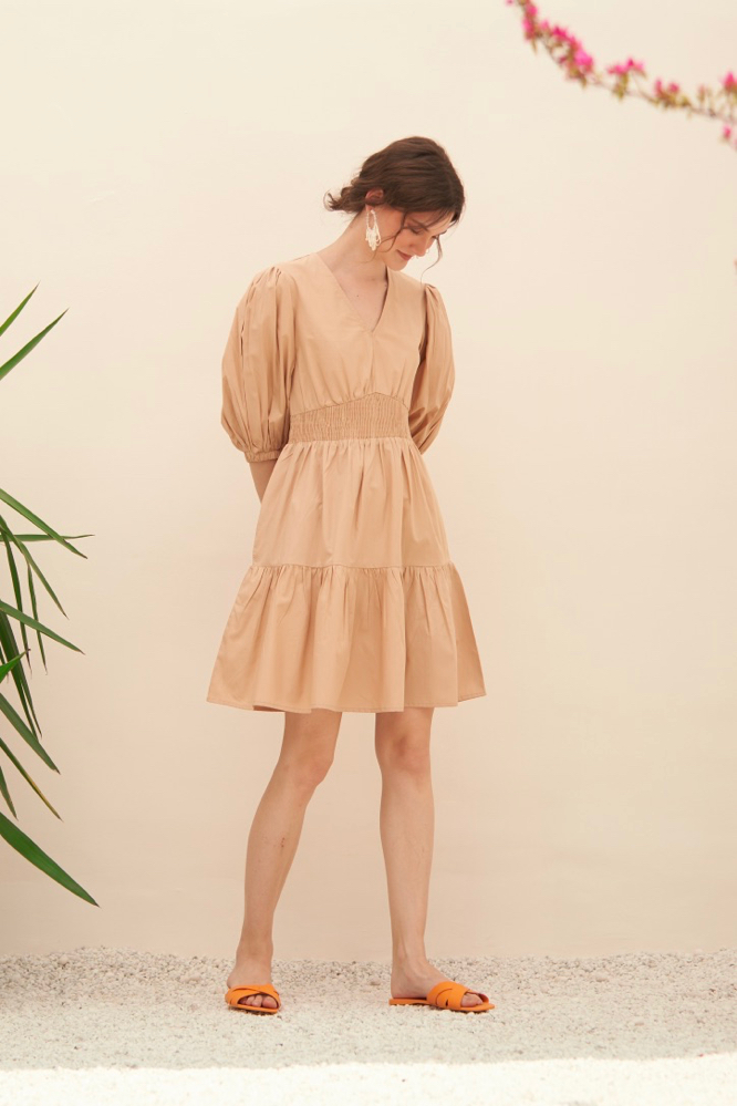 MALIBU LIGHT BROWN COTTON POPLIN KNEE LENGTH TIER SUMMER DRESS WITH ELBOW LENGTH SLEEVES AND POCKET