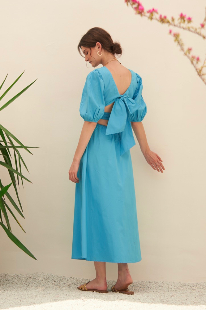 MALIBU TURQUOISE BLUE COTTON POPLIN MIDI LENGTH DRESS WITH WAIST CUT AT THE BACK ELBOW LENGTH SLEEVES