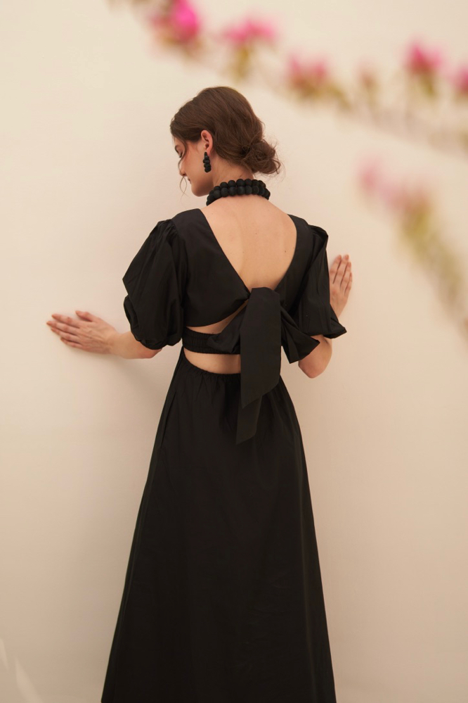 MALIBU COTTON POPLIN BLACK COLOR MIDI LENGTH SUMMER DRESS WITH ELBOW LENGTH SLEEVES BACK WAIST CUT