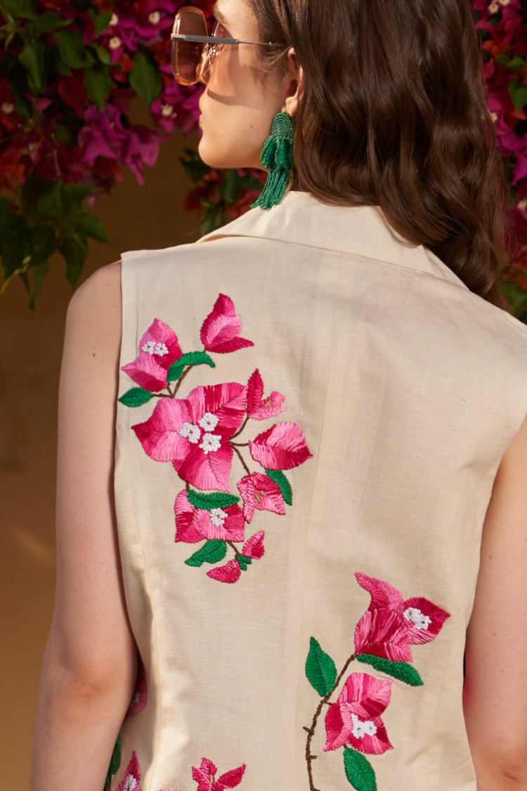 LA FLOR IVORY COLOR BOUGAINVILLEA CHUNKY HAND EMBROIDERED LINEN CO-ORD WITH SLEEVELESS JACKET BUSTIER AND PANTS