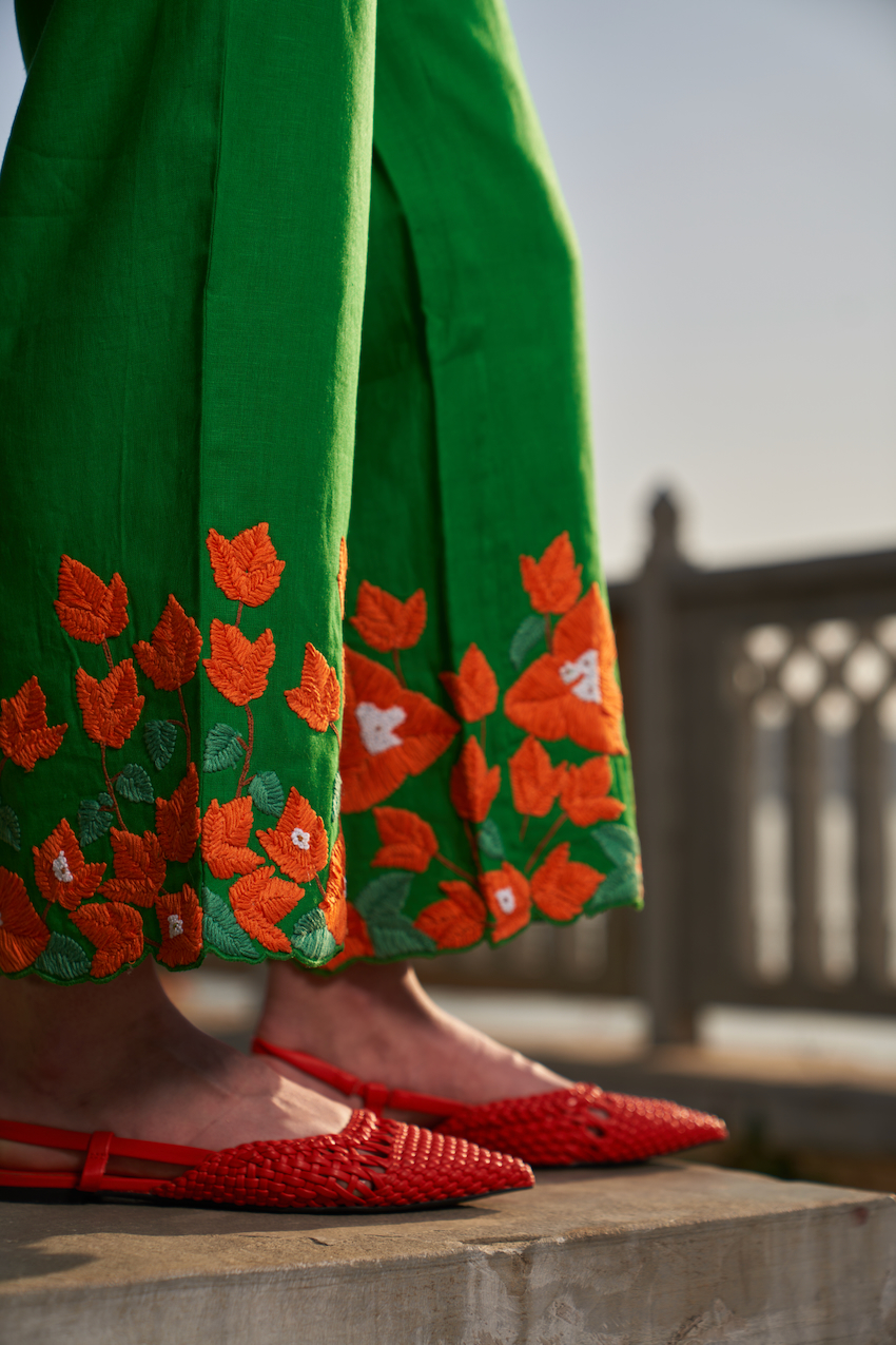 LA FLOR FOREST GREEN COLOR LINEN FABRIC BOUGAINVILLEA CHUNKY HAND EMBROIDERED SLEEVELESS TOP AND PANTS CO-ORDINATE