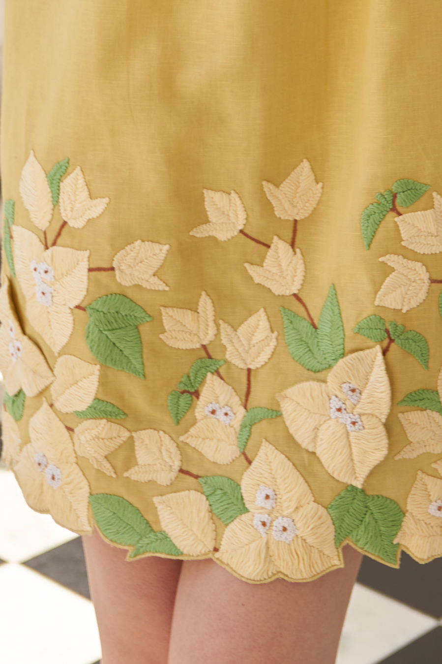 LA FLOR UDAIPUR YELLOW COLOR BOUGAINVILLEA CHUNKY HAND EMBROIDERED LINEN FABRIC KNEE LENGTH SLEEVELESS DRESS