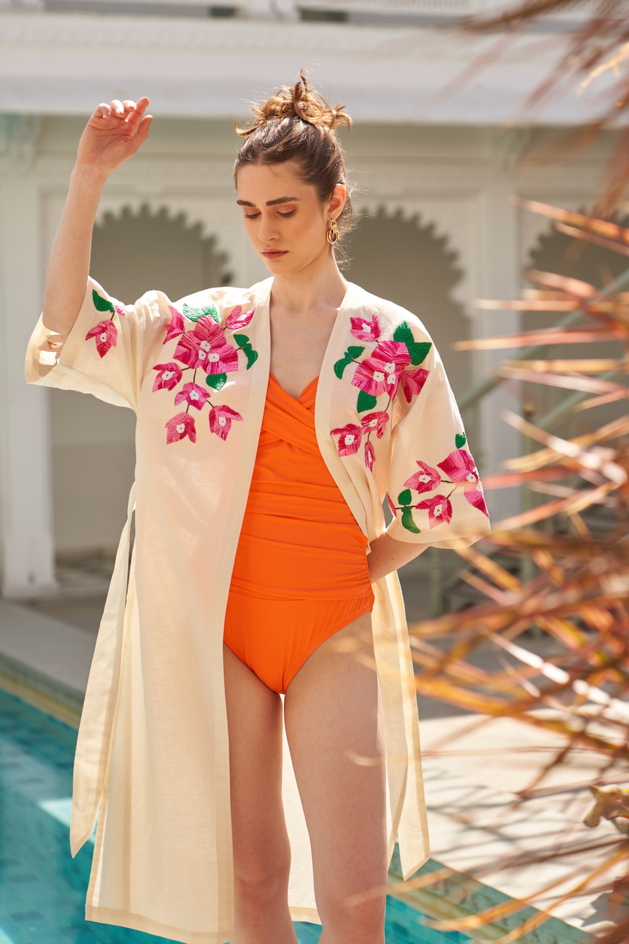 LA FLOR IVORY COLOR BOUGAINVILLEA CHUNKY HAND EMBROIDERED LINEN FABRIC SHRUG WITH SASH