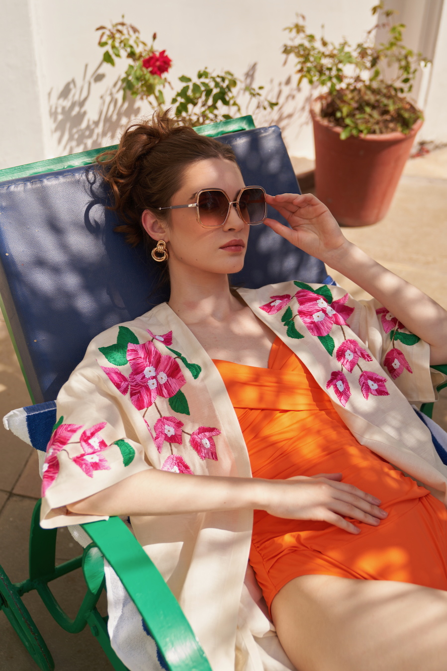 LA FLOR IVORY COLOR BOUGAINVILLEA CHUNKY HAND EMBROIDERED LINEN FABRIC SHRUG WITH SASH