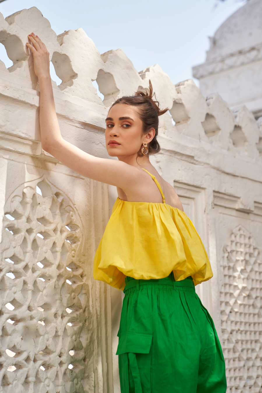 LA FLOR SOLID YELLOW LINEN FABRIC BALLOON TOP AND SOLID GREEN COLOR LINEN FABRIC CARGO PANTS CO-ORDINATE