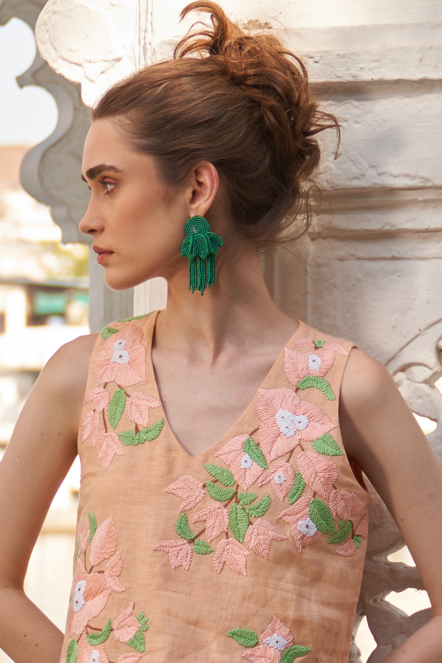 LA FLOR BOUGAINVILLEA CHUNKY HAND EMBROIDERED LINEN FABRIC PEACH COLOR SLEEVELESS SHIFT DRESS