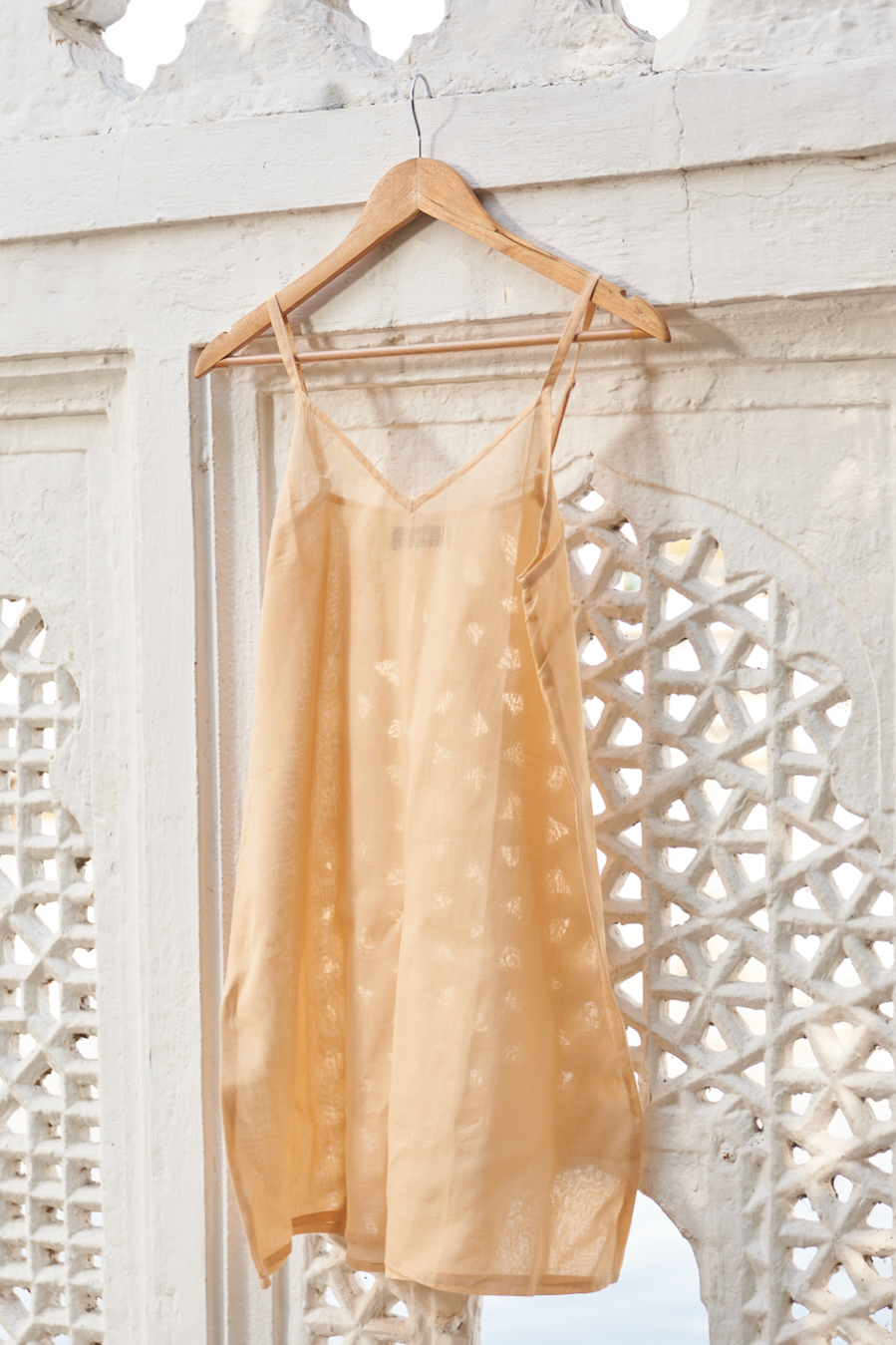 LA FLOR MARSH MARIGOLD BOUGAINVILLEA CHUNKY HAND EMBROIDERED LINEN FABRIC KNEE LENGTH SHIRT DRESS WITH SASH