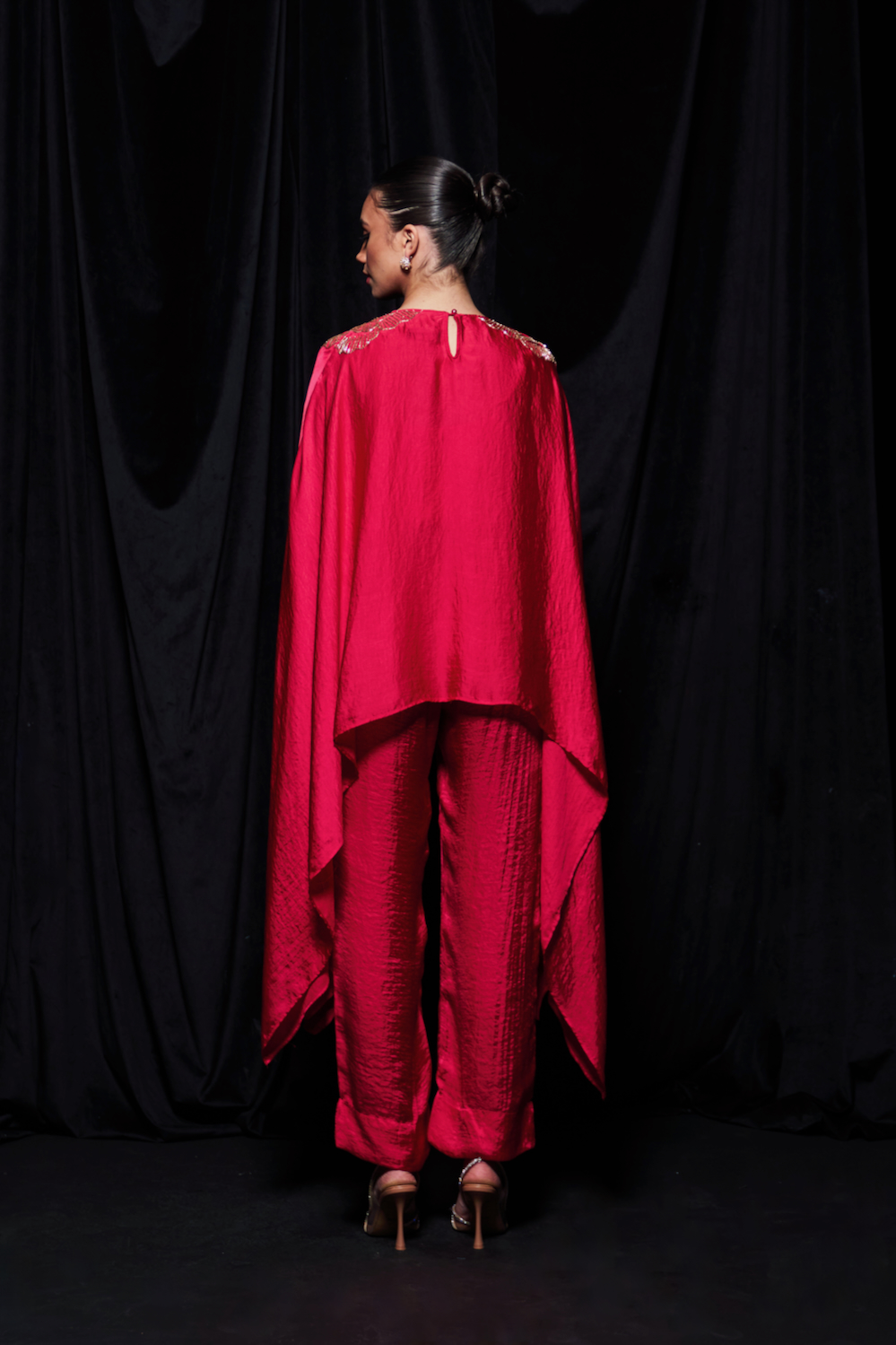 LEILA DIVA PINK CAPE AND STRAIGHT PANTS CO-ORDINATE WITH GLISTENING GOLD GLASS BEADS HAND EMBROIDERY