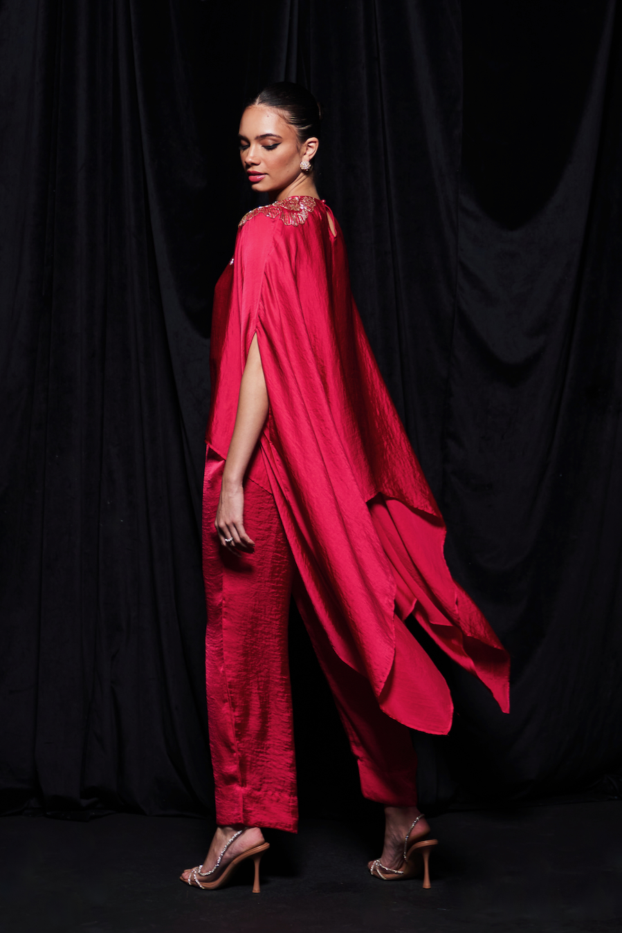 LEILA DIVA PINK CAPE AND STRAIGHT PANTS CO-ORDINATE WITH GLISTENING GOLD GLASS BEADS HAND EMBROIDERY