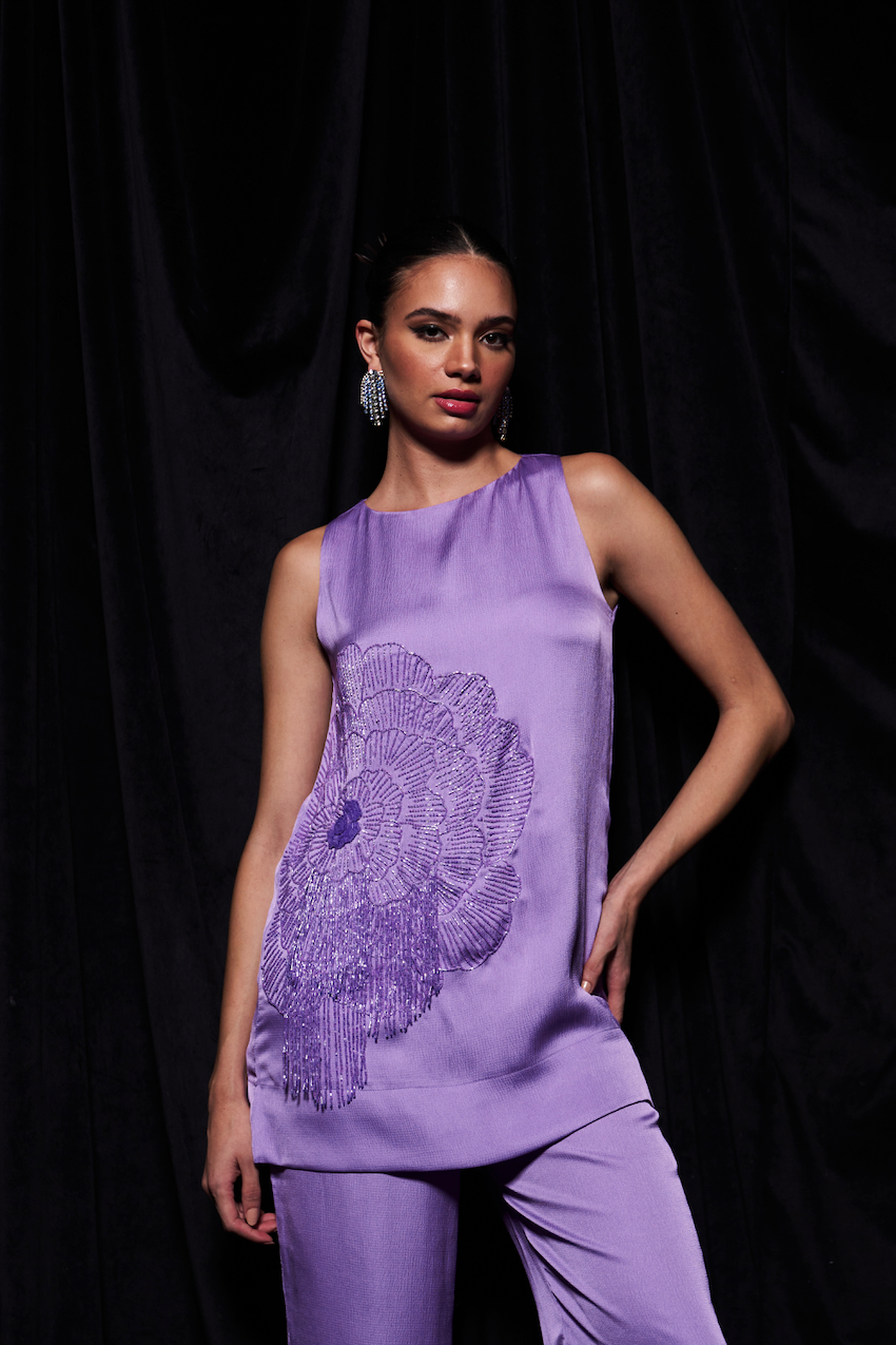 LEILA MAUVE COLOR TEXTURED SATIN SLEEVELESS TUNIC AND STRAIGHT PANTS CO-ORDINATE WITH GLASS BEADS EMBROIDERY