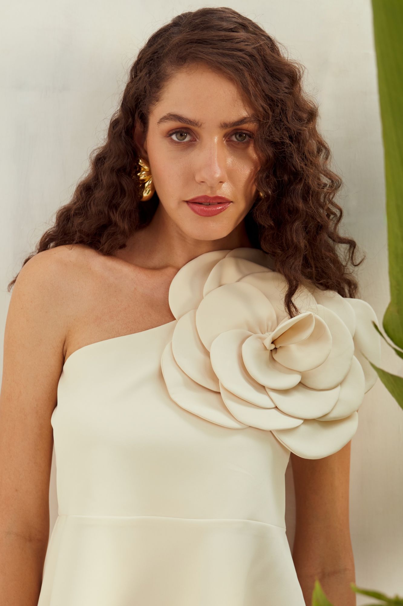 MALIBU-02 SOLID OFF WHITE COLOR ONE SIDE SHOULDER FLOWER DETAIL TOP