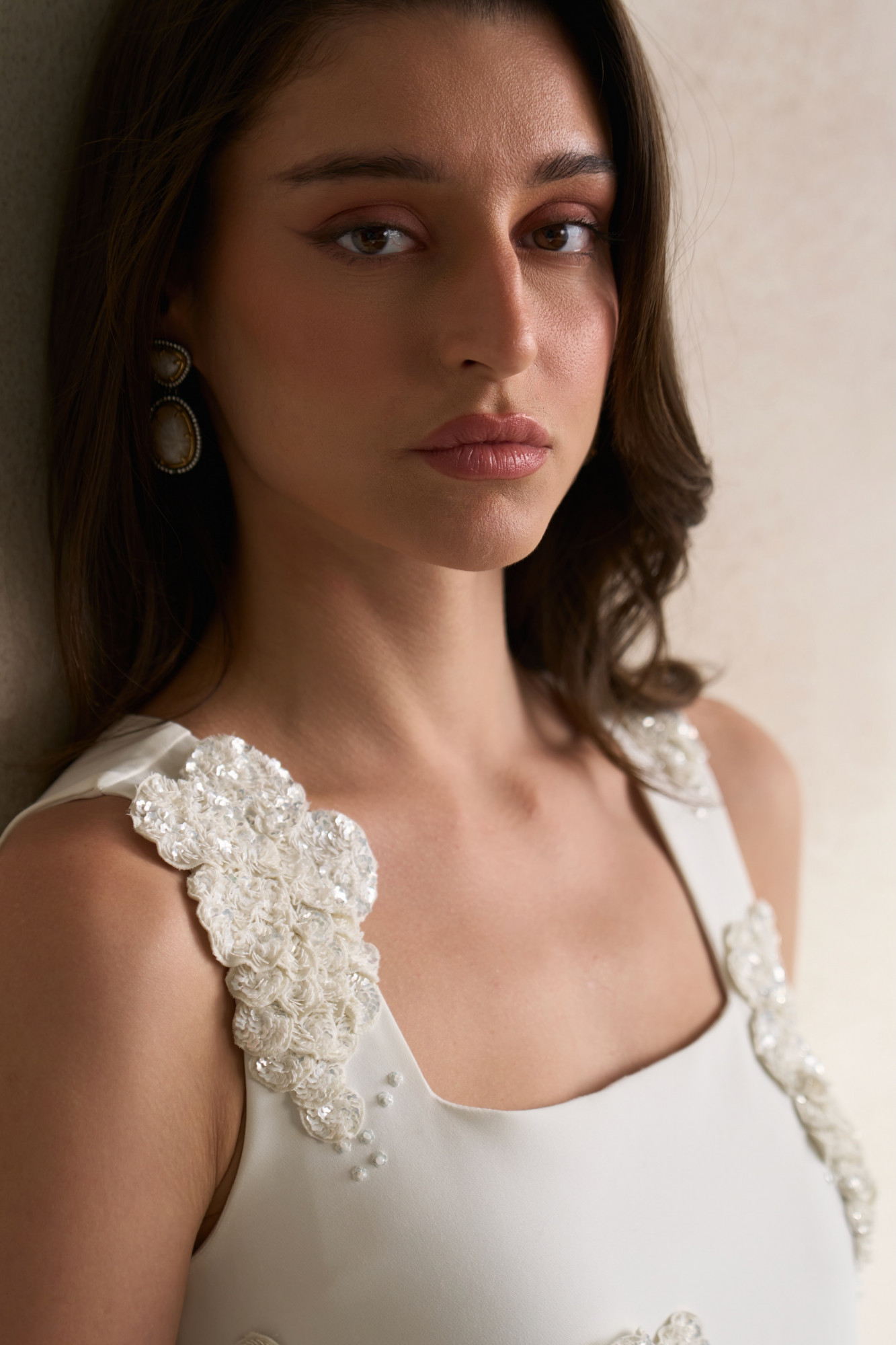 LEILA 03 WHITE COLOUR KNEE LENGTH SHIFT DRESS WITH WHITE SEQUIN 3D FLOWER EMBROIDERY