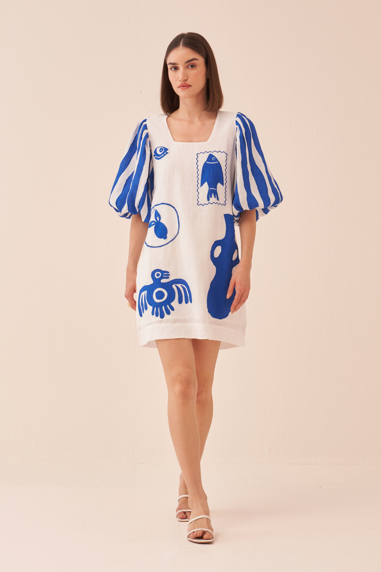 CASABLANCA WHITE COTTON LINEN KNEE LENGTH DRESS WITH BLUE COLOUR APPLIQUE EMBROIDERY