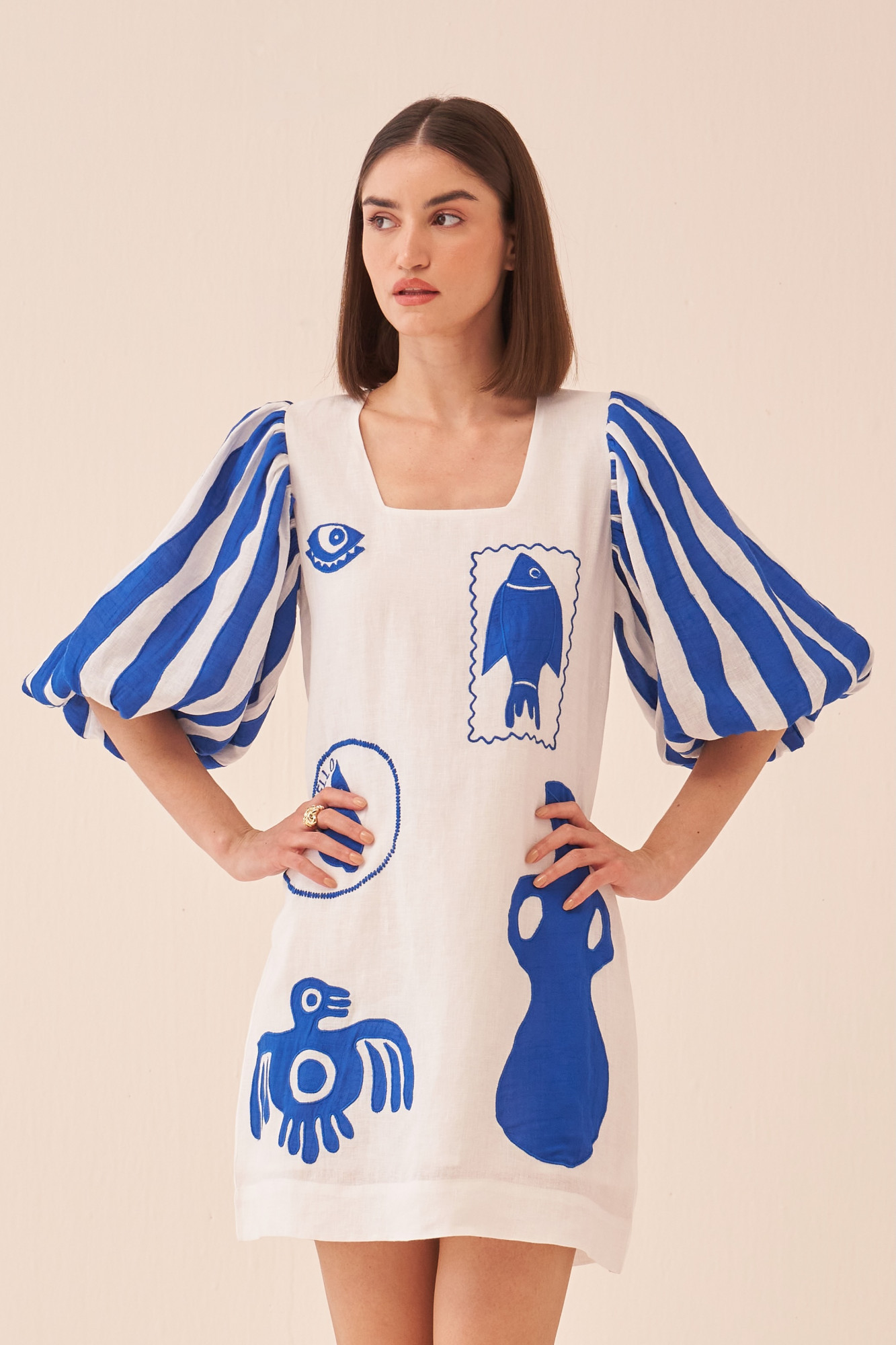 CASABLANCA WHITE COTTON LINEN KNEE LENGTH DRESS WITH BLUE COLOUR APPLIQUE EMBROIDERY