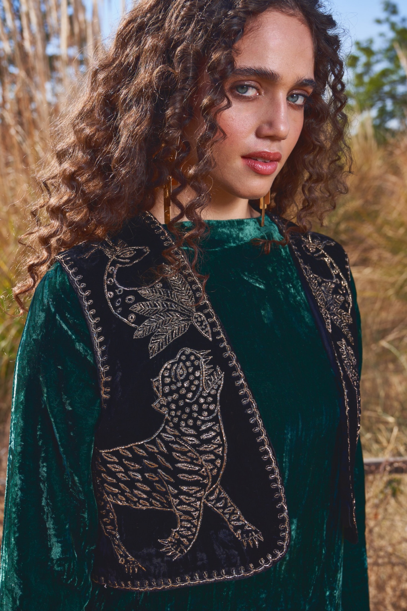 MATERIAL GIRL 03 BLACK VELVET SLEEVELESS JACKET WITH ZARI AND DABKA PITTA HAND EMBROIDERY