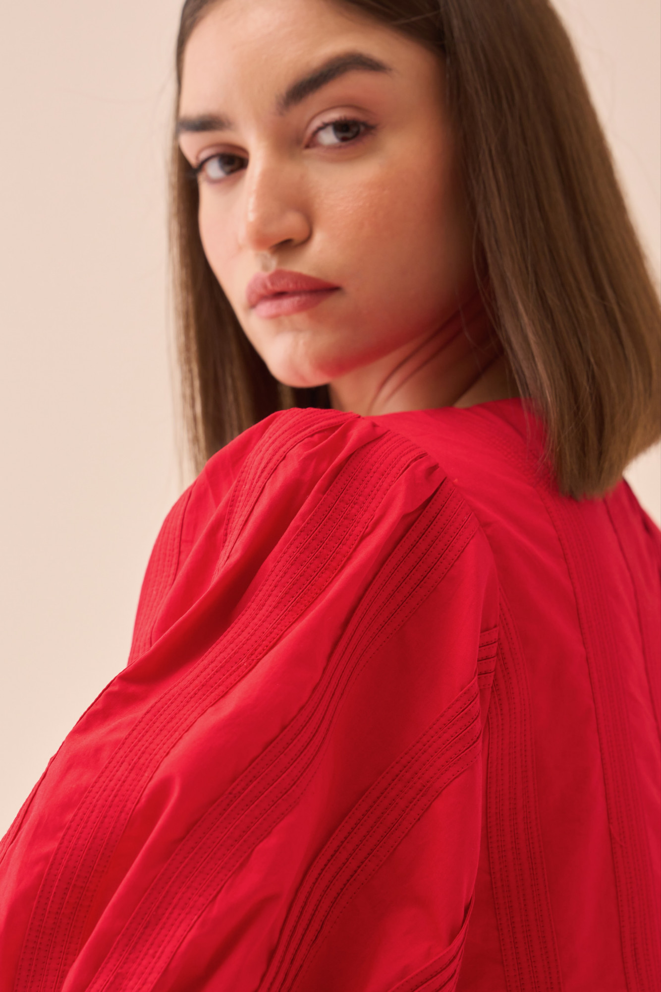 CASABLANCA RED COTTON POPLIN KNEE LENGTH DRESS WITH SELF FABRIC PIPING DETAILING