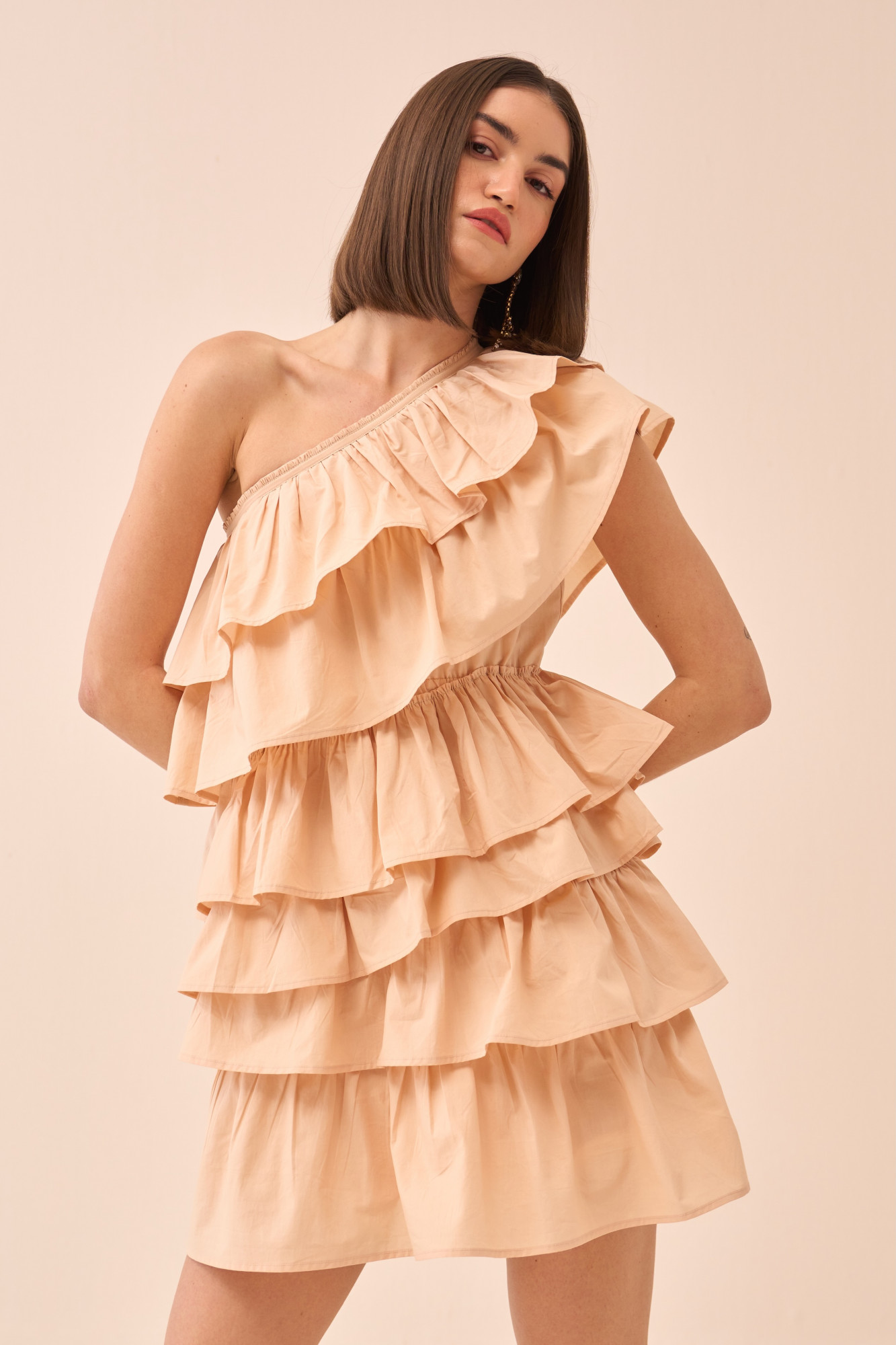 CASABLANCA ECRU COLOUR COTTON POPLIN FABRIC ONE SIDE SHOULDER FRILL DRESS