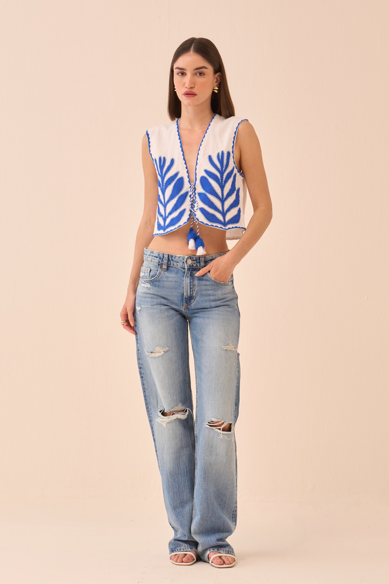 CASABLANCA WHITE COTTON LINEN SLEEVELESS JACKET WITH BLUE COLOUR APPLIQUE EMBROIDERY