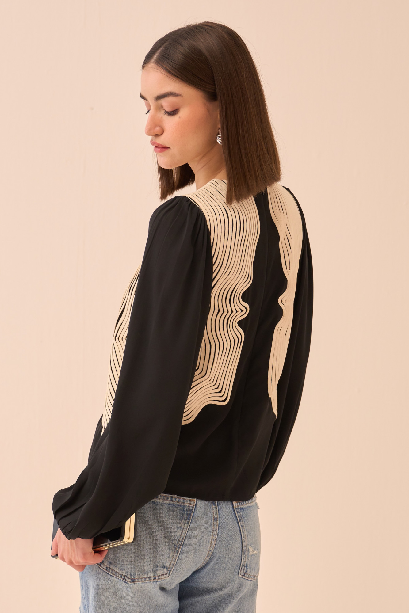 CASABLANCA BLACK COLOUR TOP WITH FULL LENGTH SLEEVES AND CREAM COLOUR PIPING DETAILING