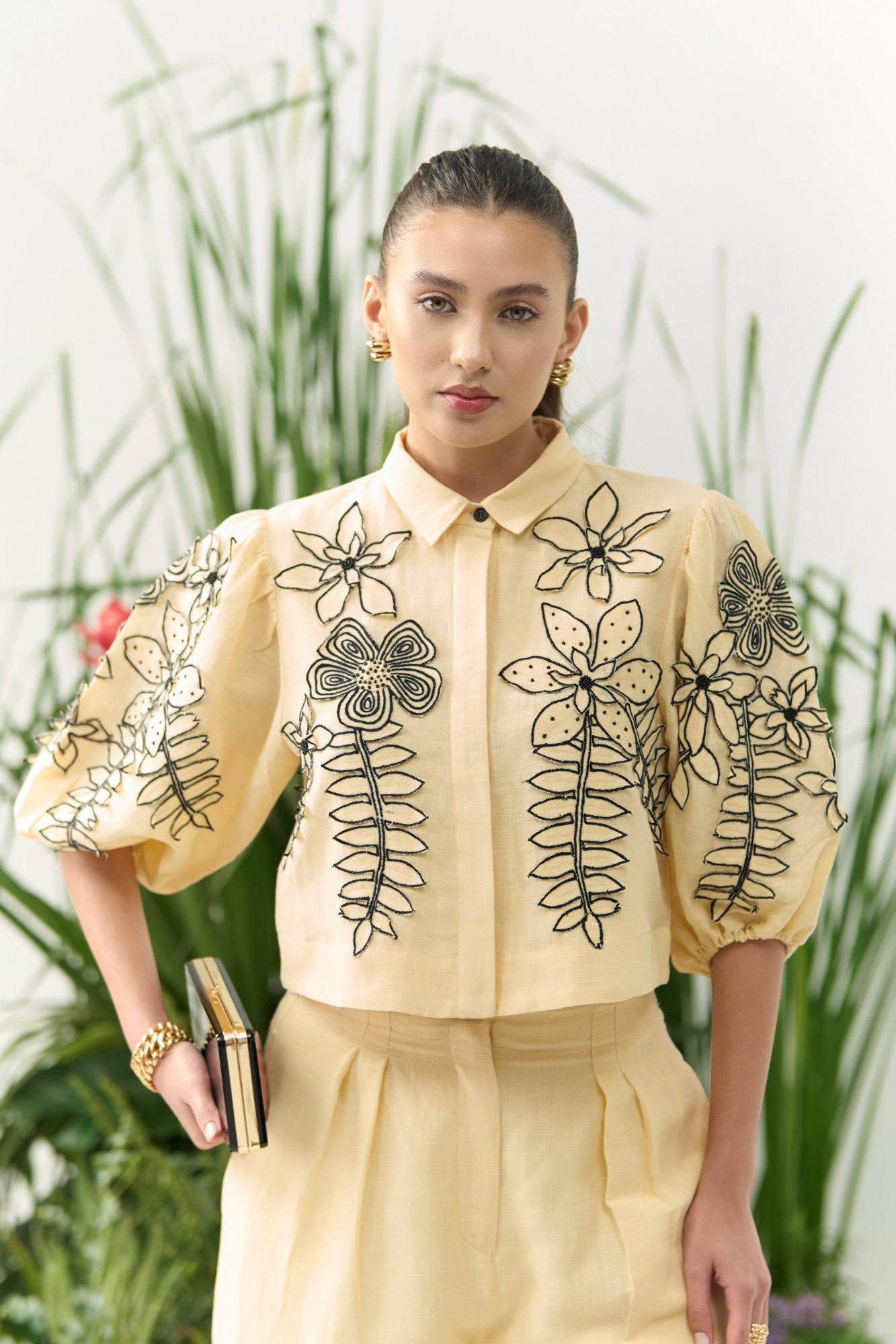 ATELIER RIVIERA BUTTERMILK COLOR COTTON LINEN CROPPED LENGTH SHIRT WITH 3D FLOWER EMBROIDERY