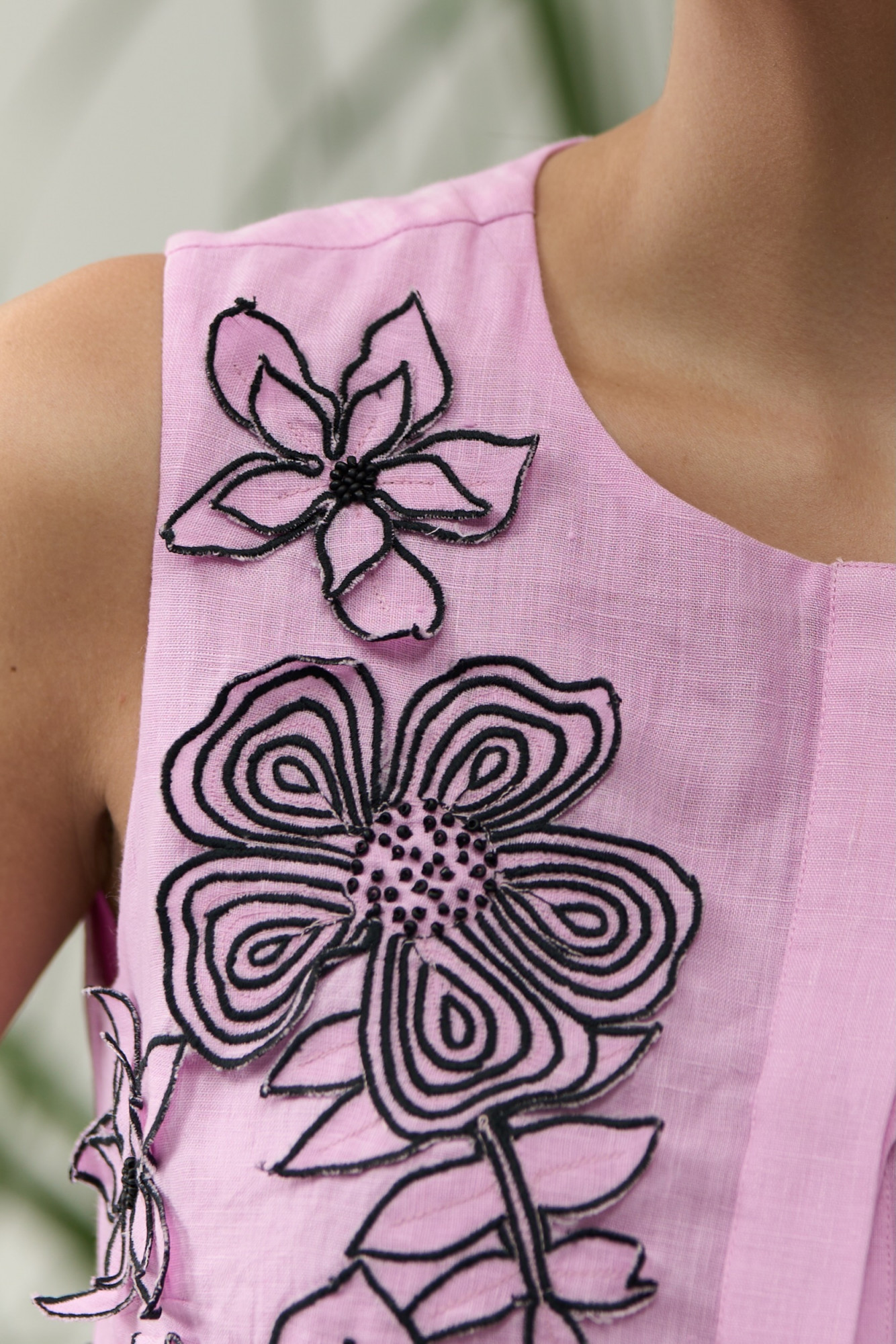 ATELIER RIVIERA LILAC COLOR COTTON LINEN SLEEVELESS TOP WITH 3D FLOWER EMBROIDERY