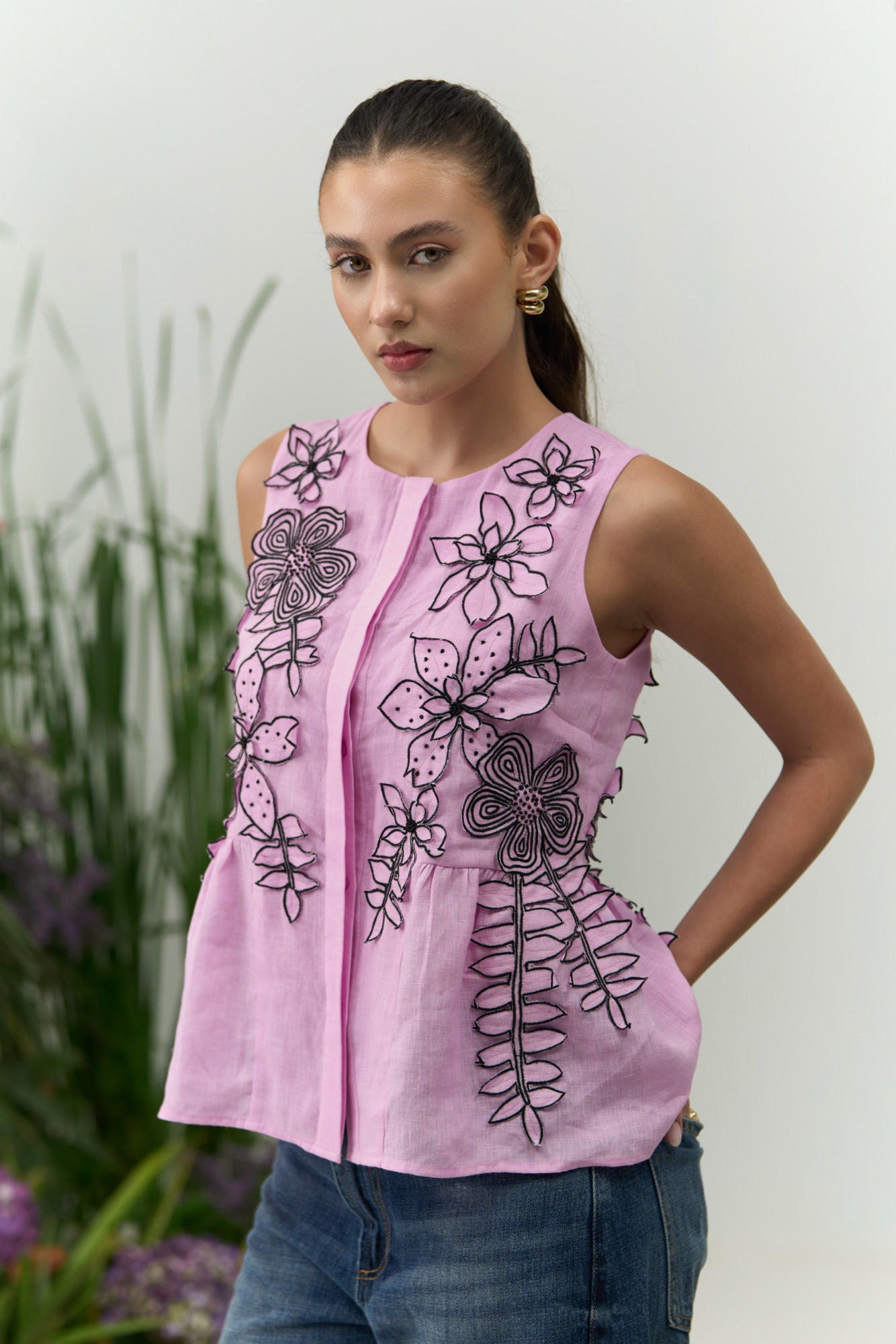 ATELIER RIVIERA LILAC COLOR COTTON LINEN SLEEVELESS TOP WITH 3D FLOWER EMBROIDERY