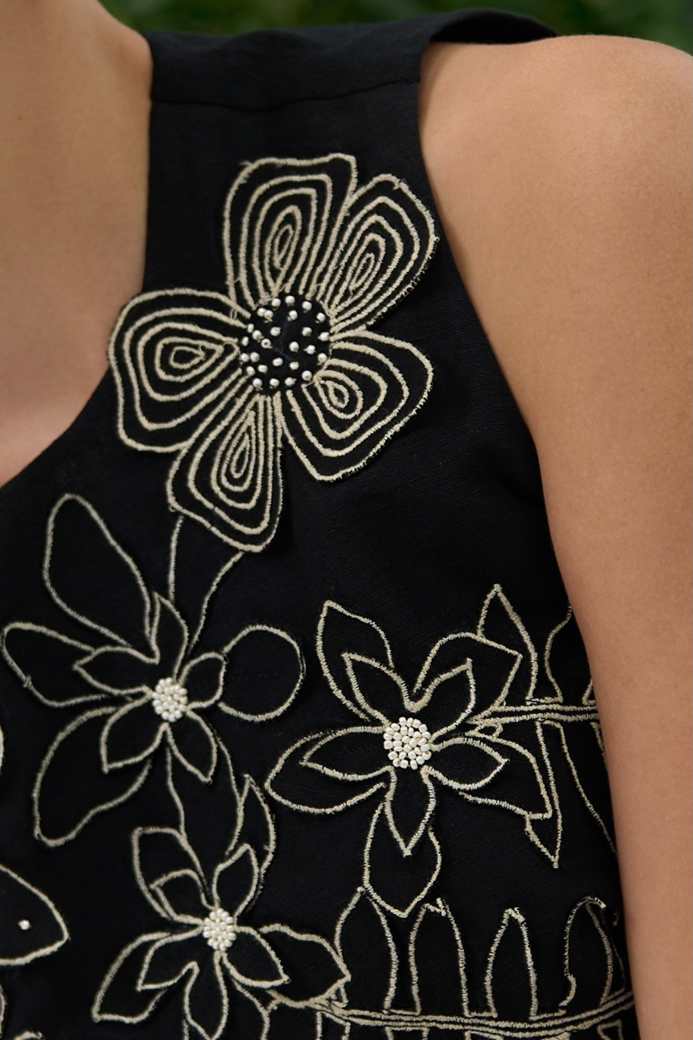 ATELIER RIVIERA BLACK COLOR COTTON LINEN MIDI LENGTH SLEEVELESS DRESS WITH 3D FLOWER EMBROIDERY