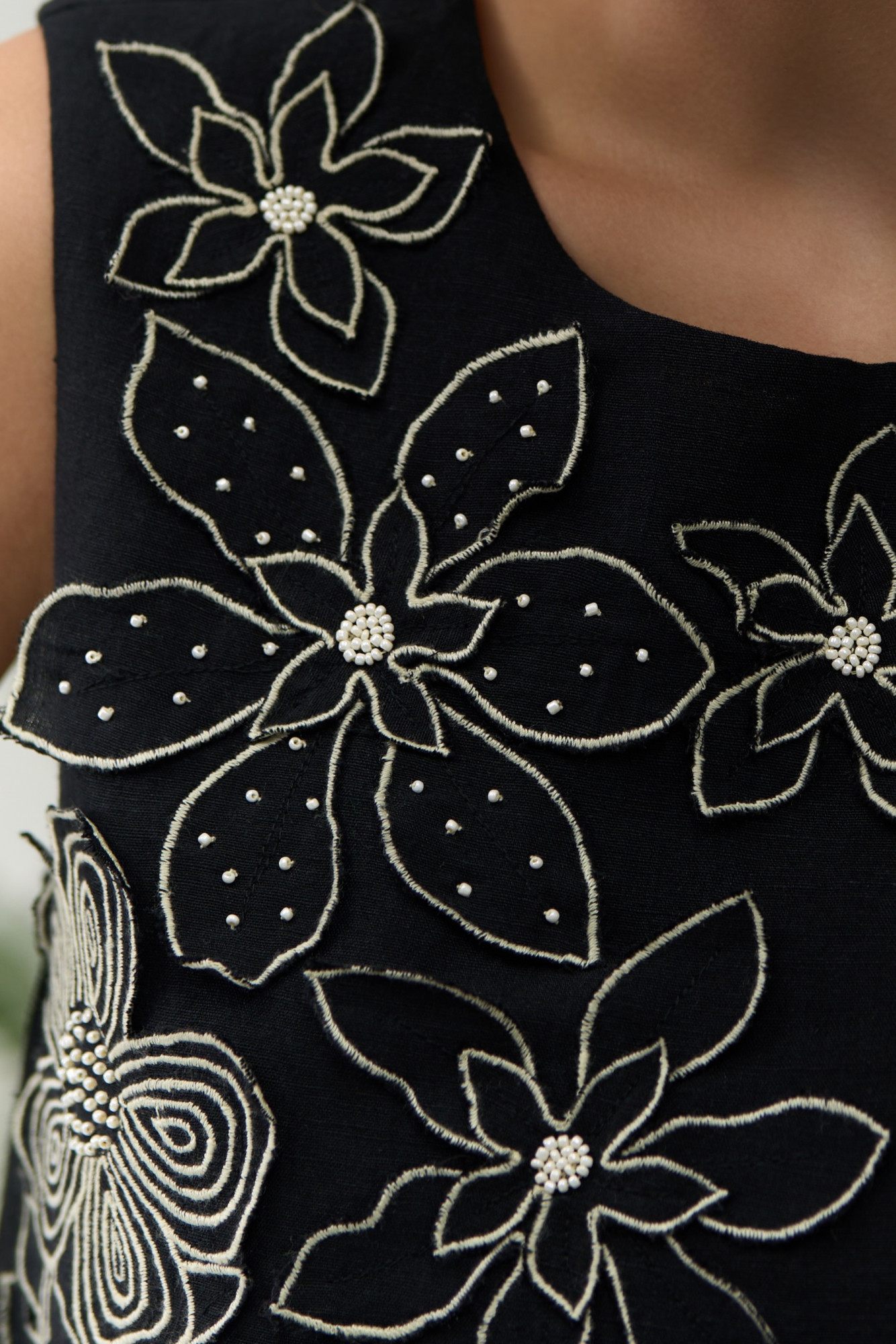 ATELIER RIVIERA BLACK COTTON LINEN SLEEVELESS TOP SHORTS CO-ORD SET WITH 3D FLOWER EMBROIDERY