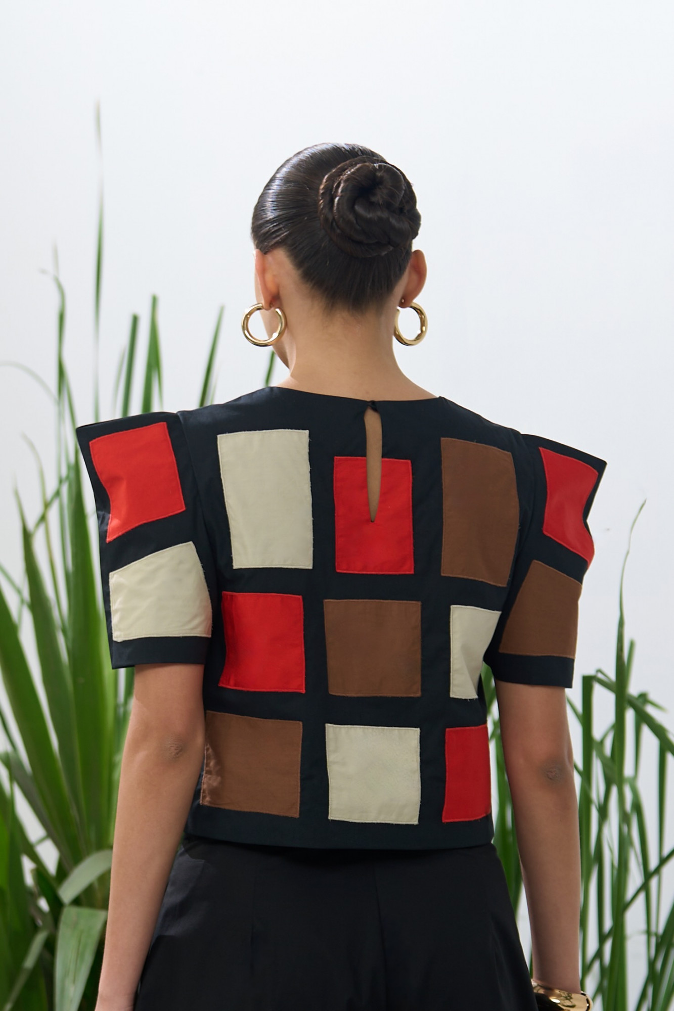 ATELIER RIVIERA BLACK COTTON POPLIN TOP WITH BOX SHAPE SLEEVES AND FABRIC PATCHWORK EMBROIDERY