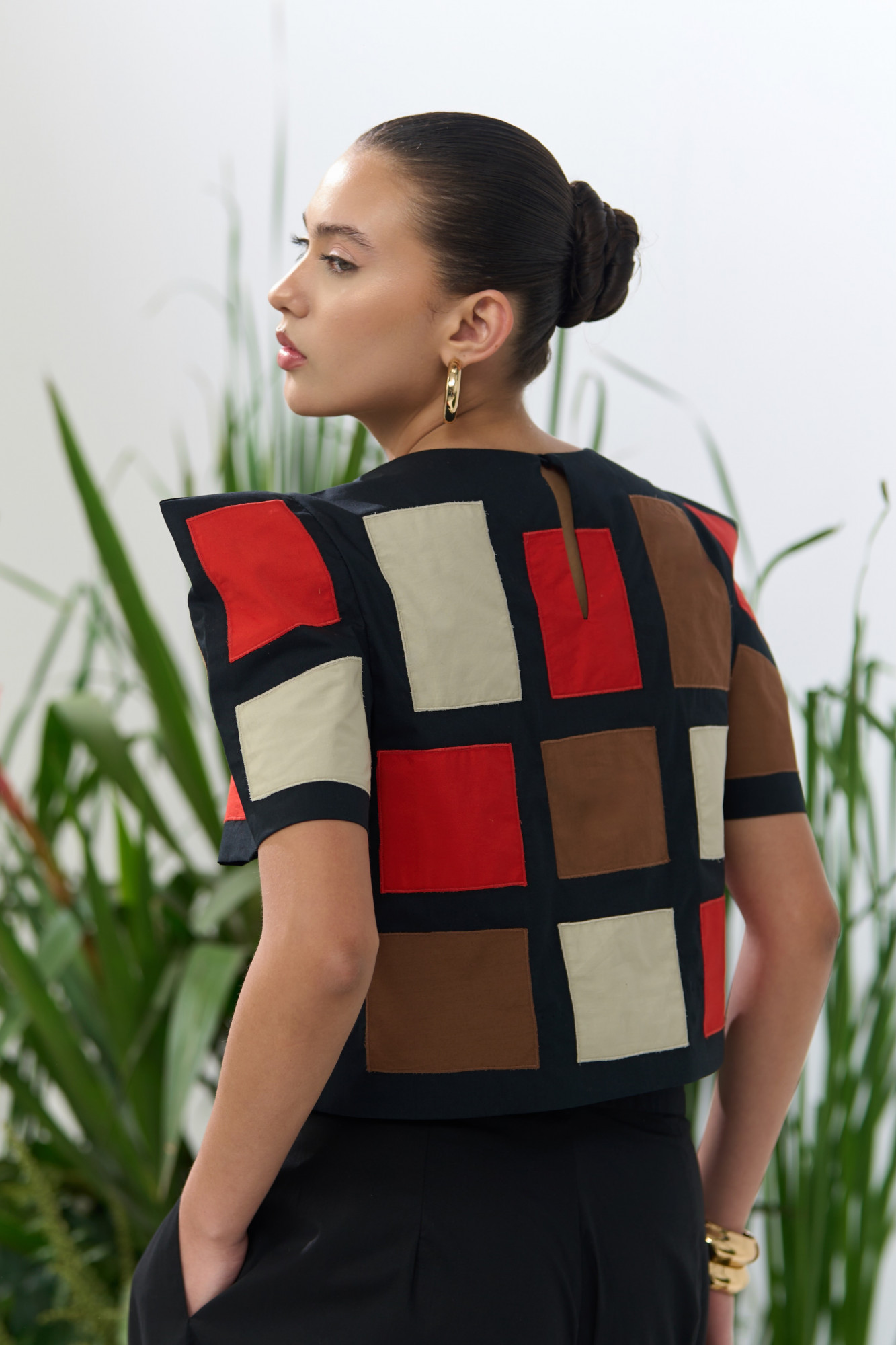 ATELIER RIVIERA BLACK COTTON POPLIN TOP WITH BOX SHAPE SLEEVES AND FABRIC PATCHWORK EMBROIDERY