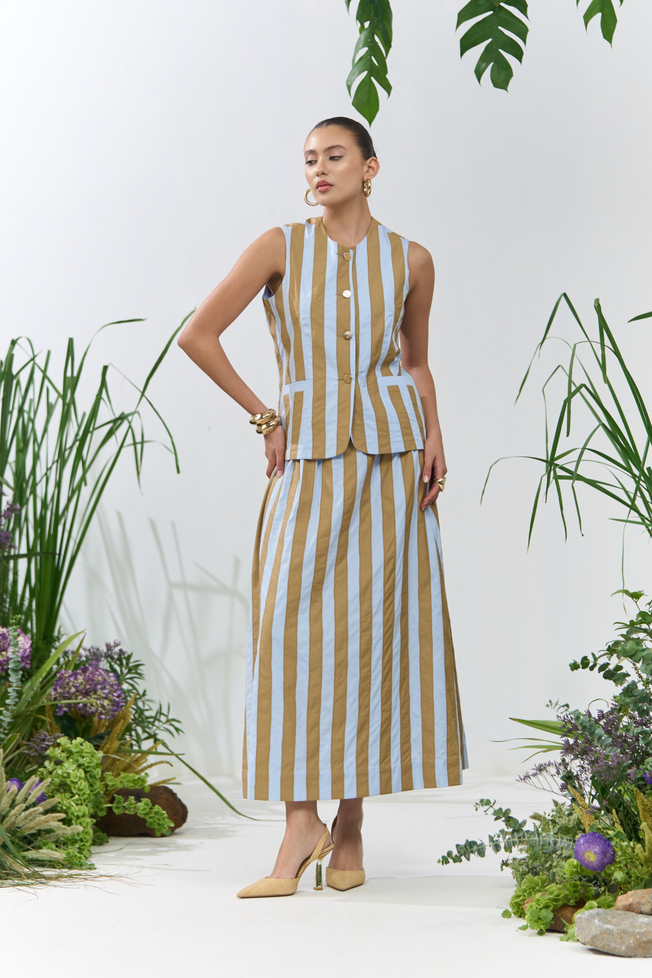 ATELIER RIVIERA SKY BLUE SLEEVELESS JACKET SKIRT WITH BEIGE FABRIC STRIPES PATCHWORK