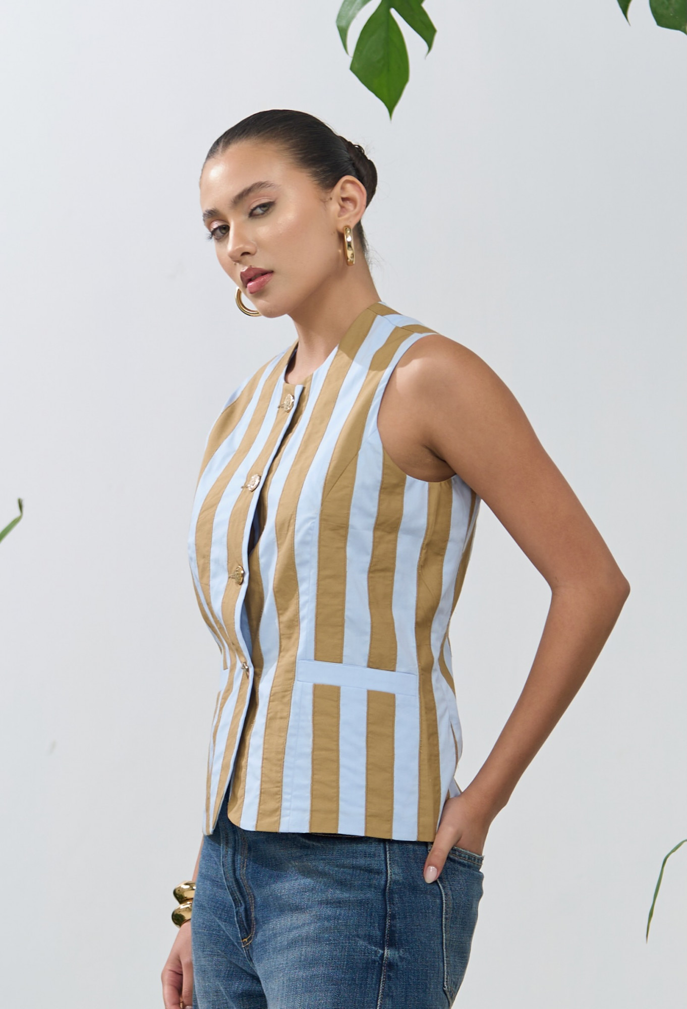 ATELIER RIVIERA LIGHT BLUE COTTON SLEEVELESS JACKET WITH BEIGE COLOR FABRIC STRIPE PATCH EMBROIDERY