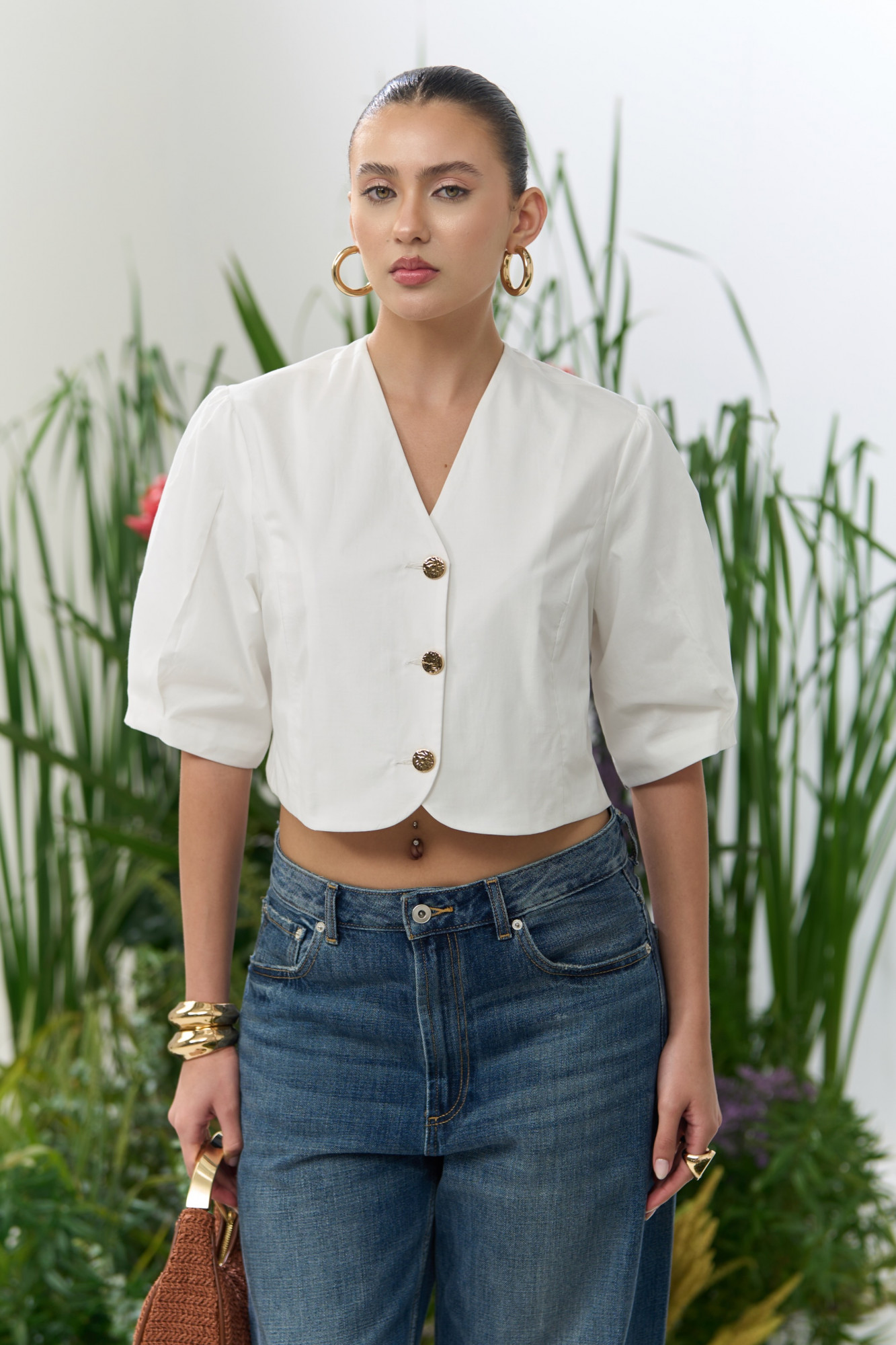 ATELIER RIVIERA WHITE COTTON POLIN CROPPED LENGTH TOP WITH GOLD METAL BUTTONS