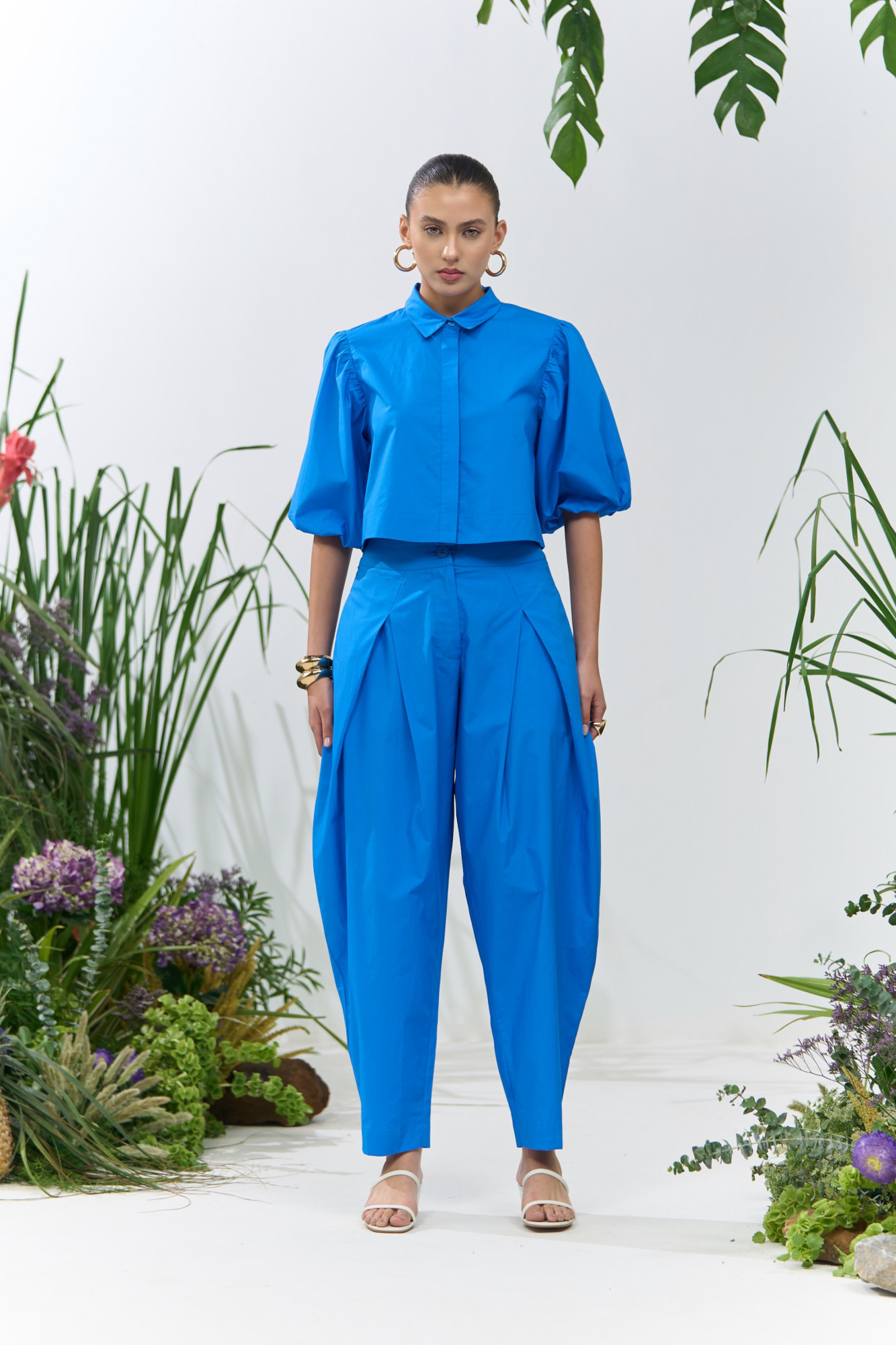 ATELIER RIVIERA COBALT BLUE COTTON CROPPED SHIRT AND BARREL PANTS CO-ORD SET