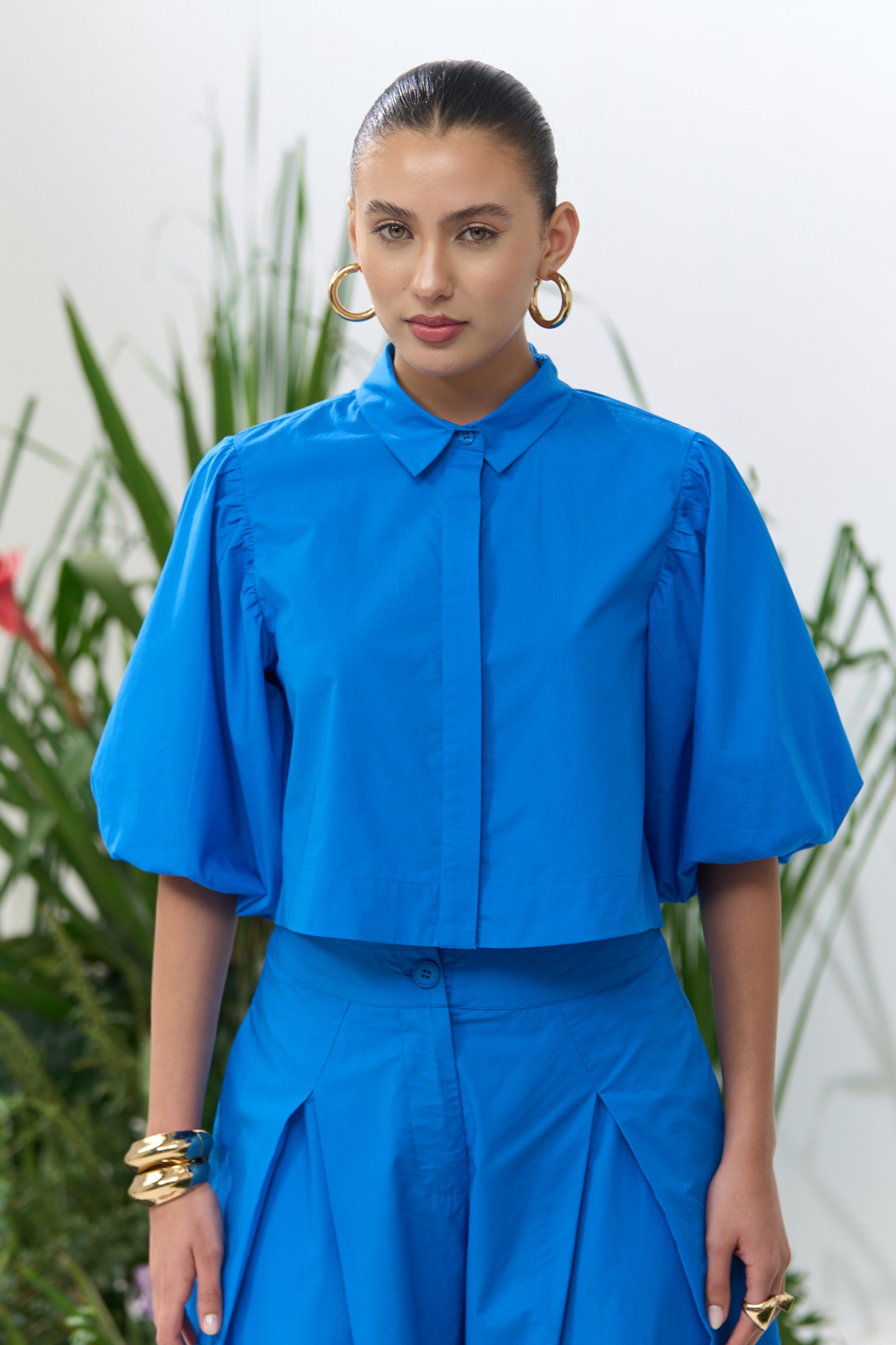 ATELIER RIVIERA COBALT BLUE COTTON CROPPED SHIRT AND BARREL PANTS CO-ORD SET