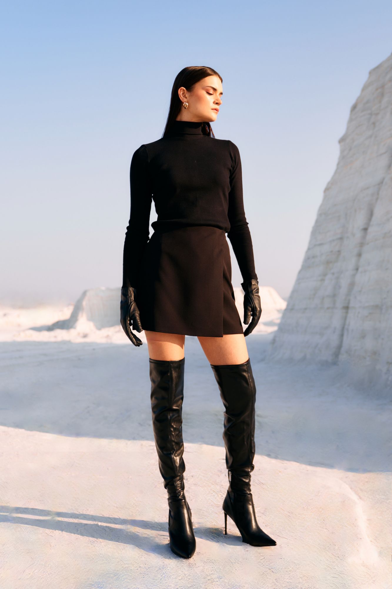 MATERIAL GIRLS O2 JADE BLACK COLOR SHORT LENGTH WRAP SKIRT WITH CONCEALED BUTTON OPENING