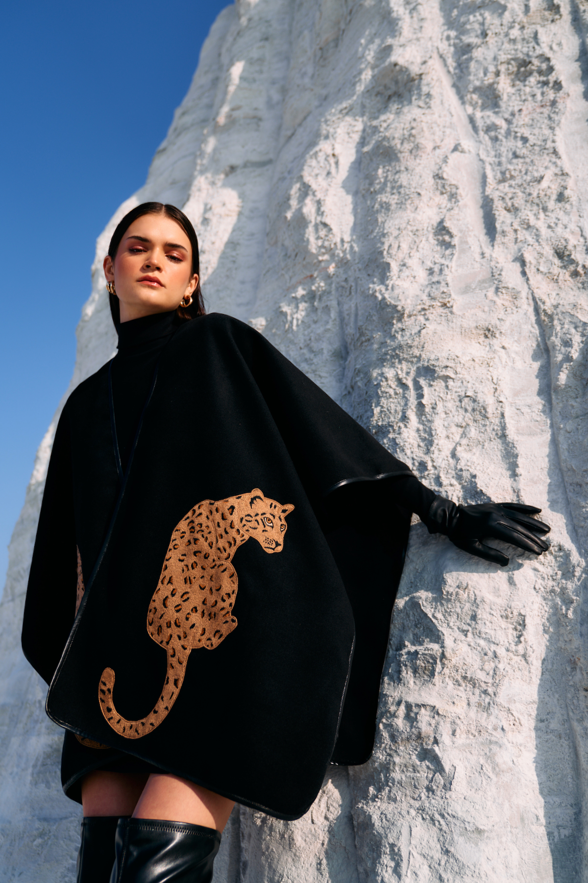 MATERIAL GIRL 02 JADE BLACK COLOR FELT FABRIC CAPE WITH LEOPARD EMBROIDERY