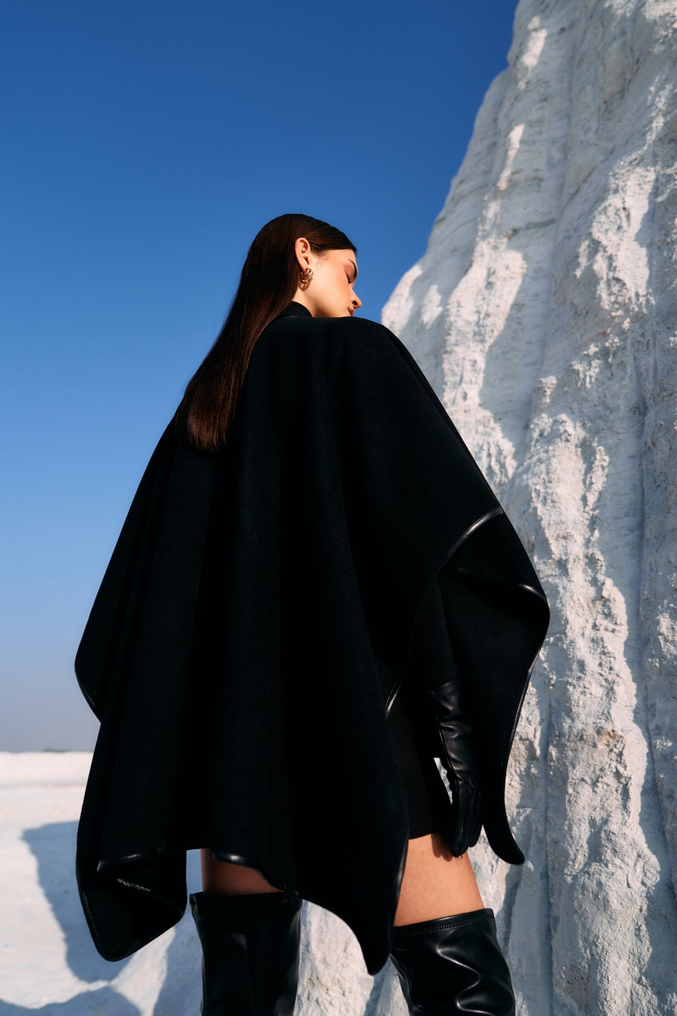 MATERIAL GIRL 02 JADE BLACK COLOR FELT FABRIC CAPE WITH LEOPARD EMBROIDERY
